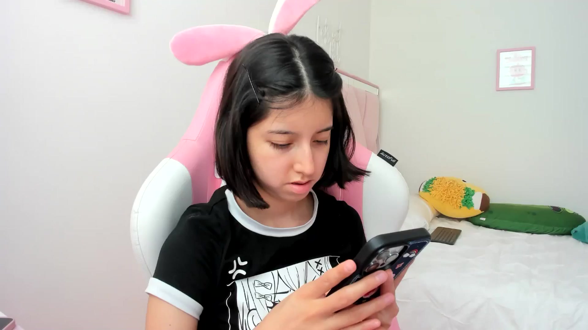 Gallery image thumbnail from Cherrycute666's myfreecams stream on, 06/03/2024, 20:22 image 17 of 20