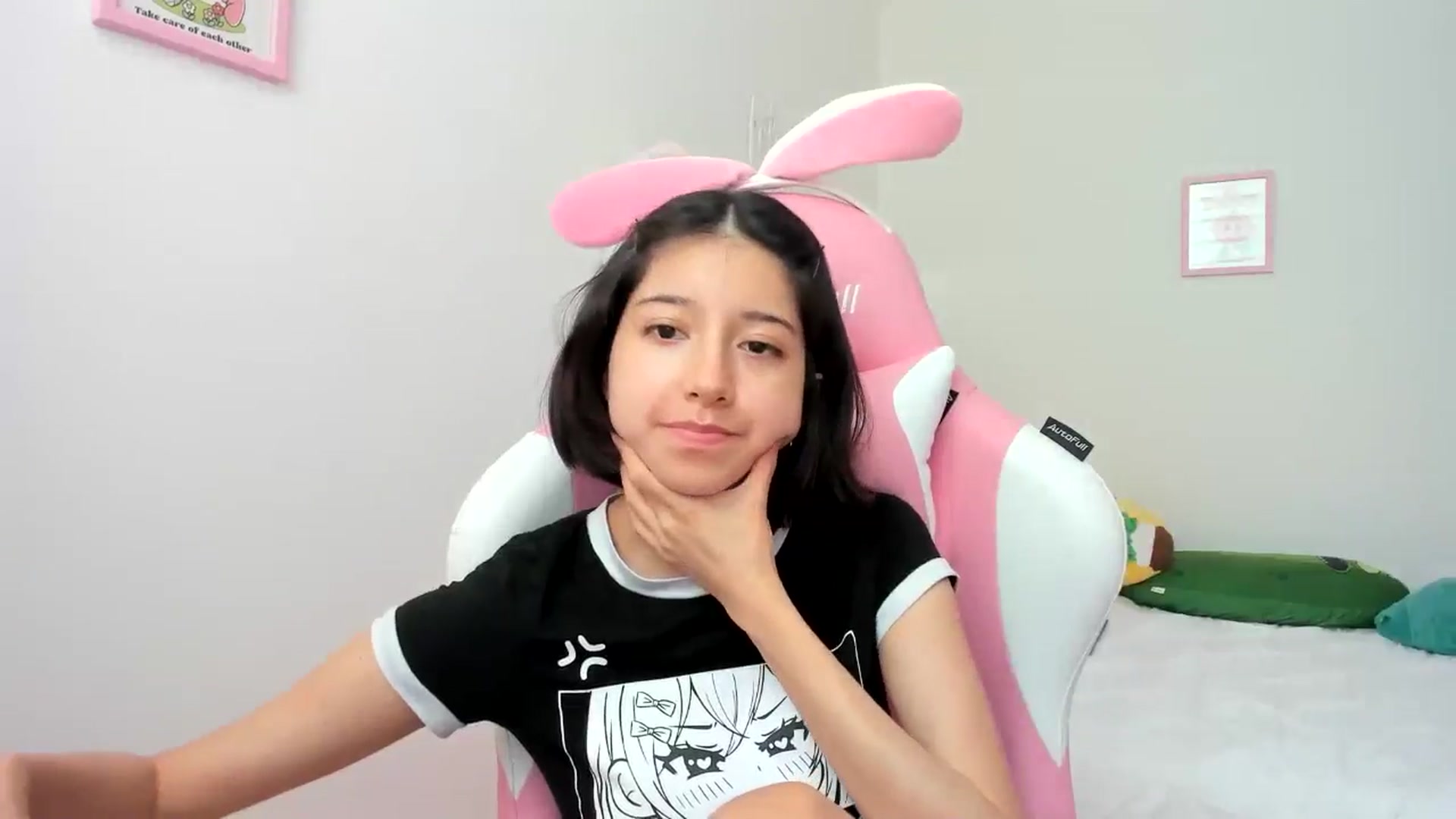 Gallery image thumbnail from Cherrycute666's myfreecams stream on, 06/03/2024, 20:22 image 7 of 20