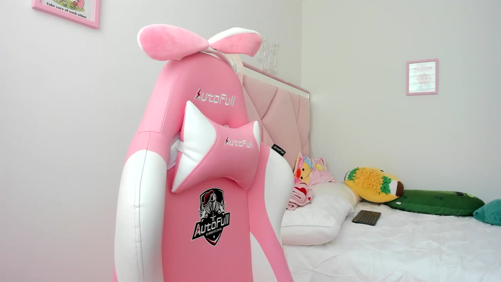 Gallery image thumbnail from Cherrycute666's myfreecams stream on, 06/03/2024, 20:22 image 5 of 20