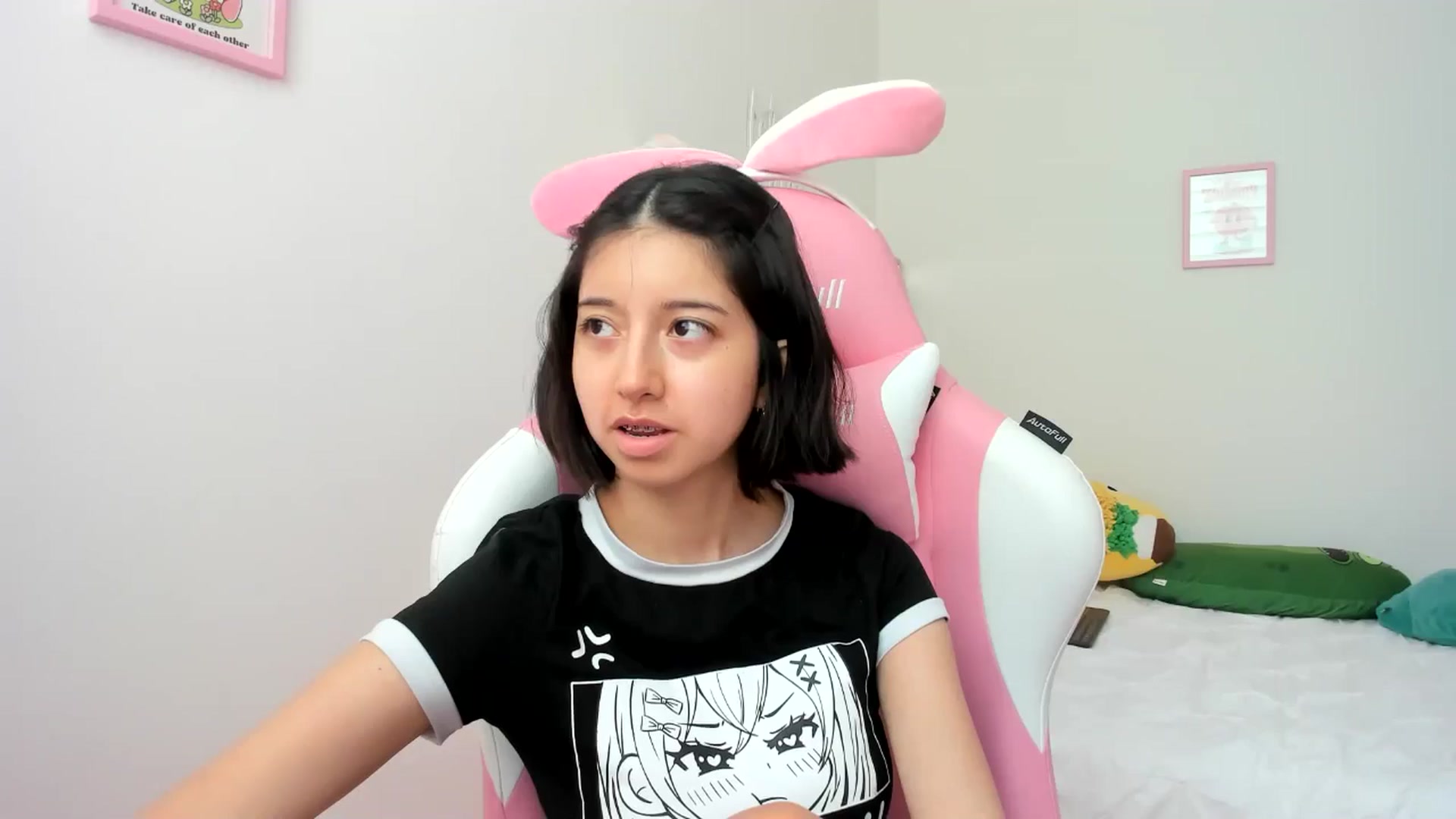 Gallery image thumbnail from Cherrycute666's myfreecams stream on, 06/03/2024, 20:22 image 6 of 20