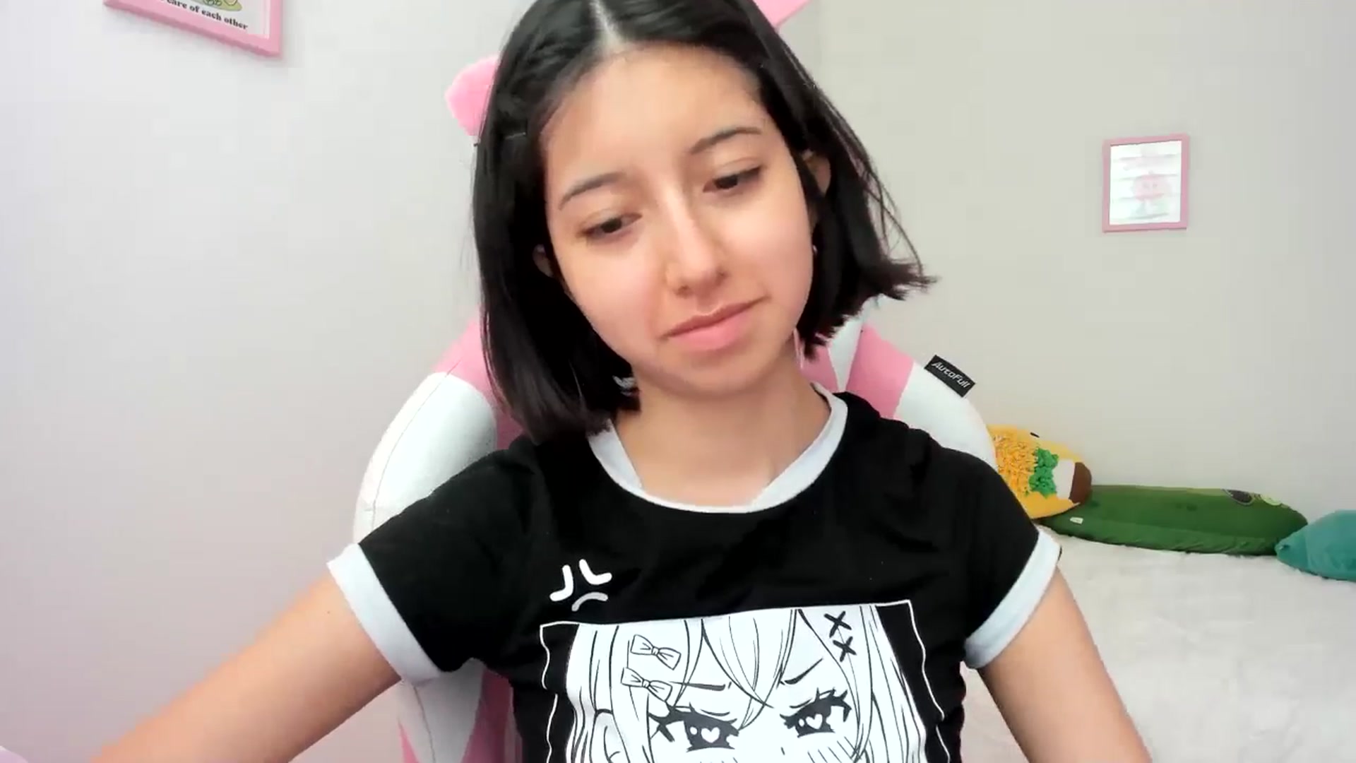 Gallery image thumbnail from Cherrycute666's myfreecams stream on, 06/03/2024, 22:40 image 3 of 20