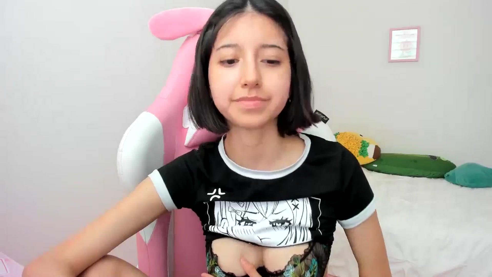Gallery image thumbnail from Cherrycute666's myfreecams stream on, 06/03/2024, 22:40 image 11 of 20