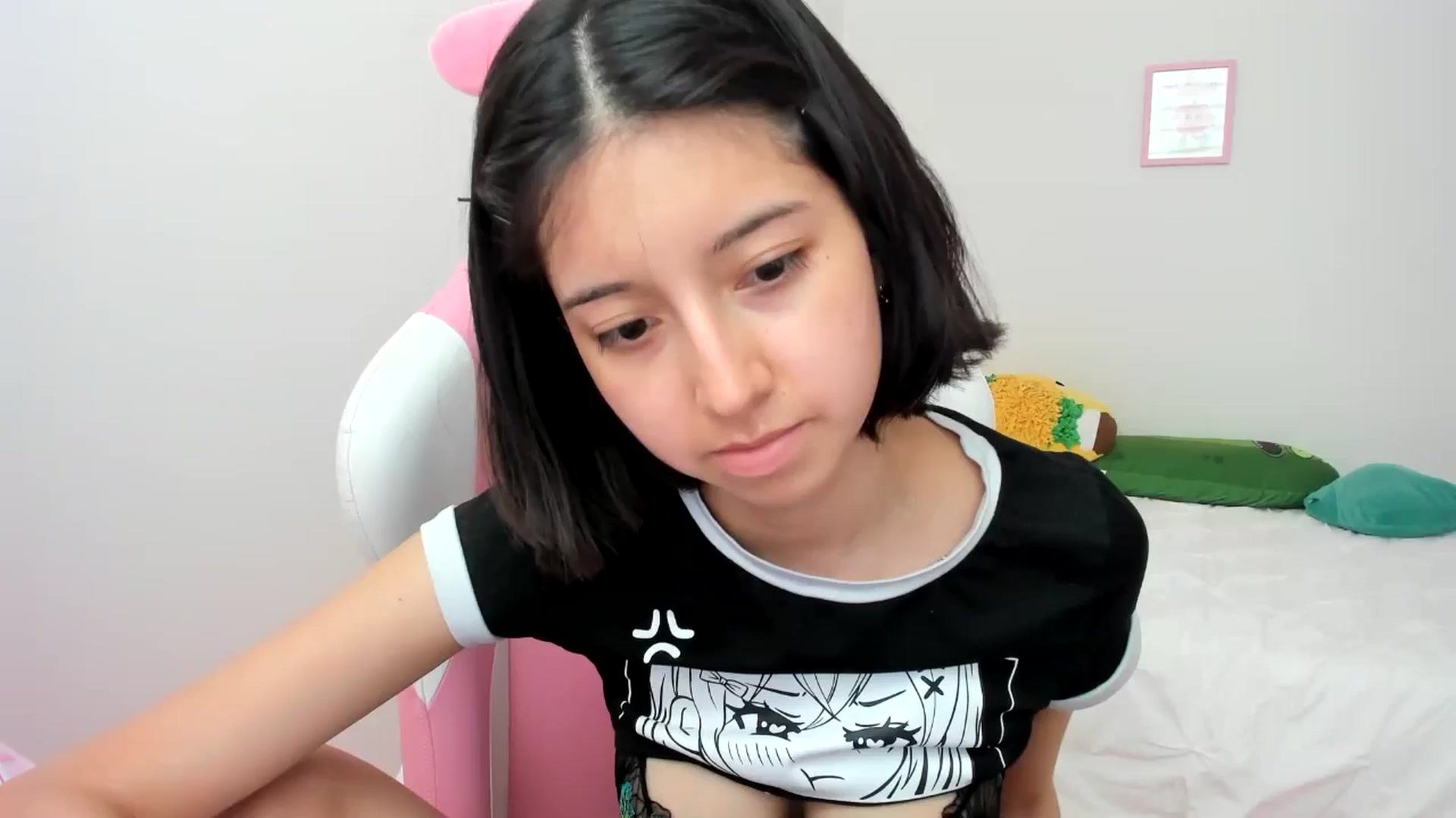 Gallery image thumbnail from Cherrycute666's myfreecams stream on, 06/03/2024, 22:40 image 12 of 20