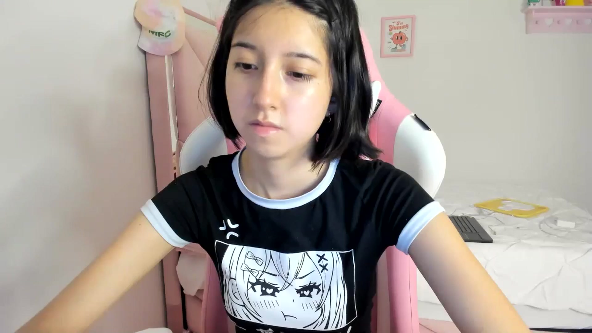 Gallery image thumbnail from Cherrycute666's myfreecams stream on, 06/04/2024, 02:04 image 19 of 20