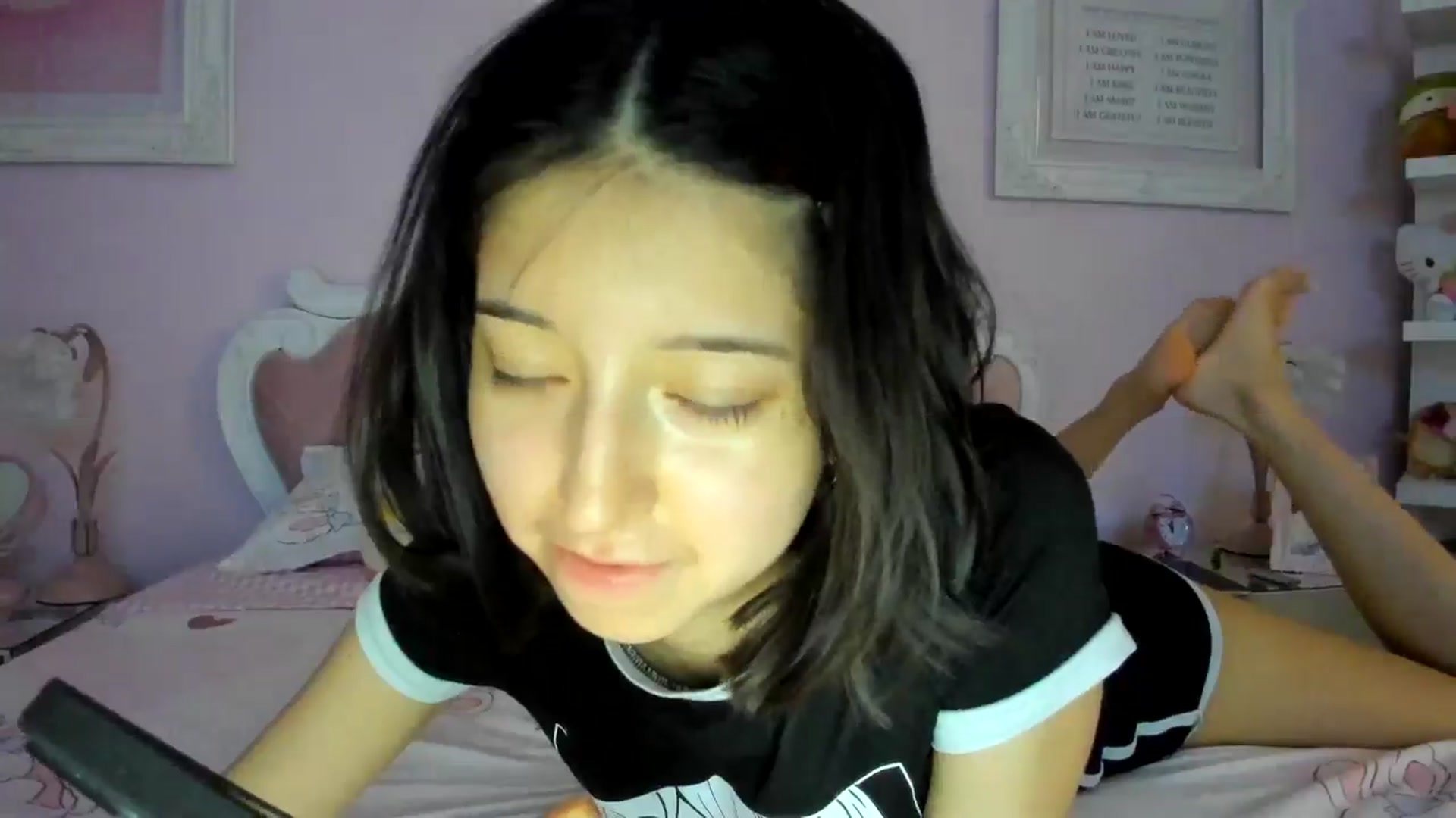 Gallery image thumbnail from Cherrycute666's myfreecams stream on, 06/04/2024, 02:04 image 13 of 20