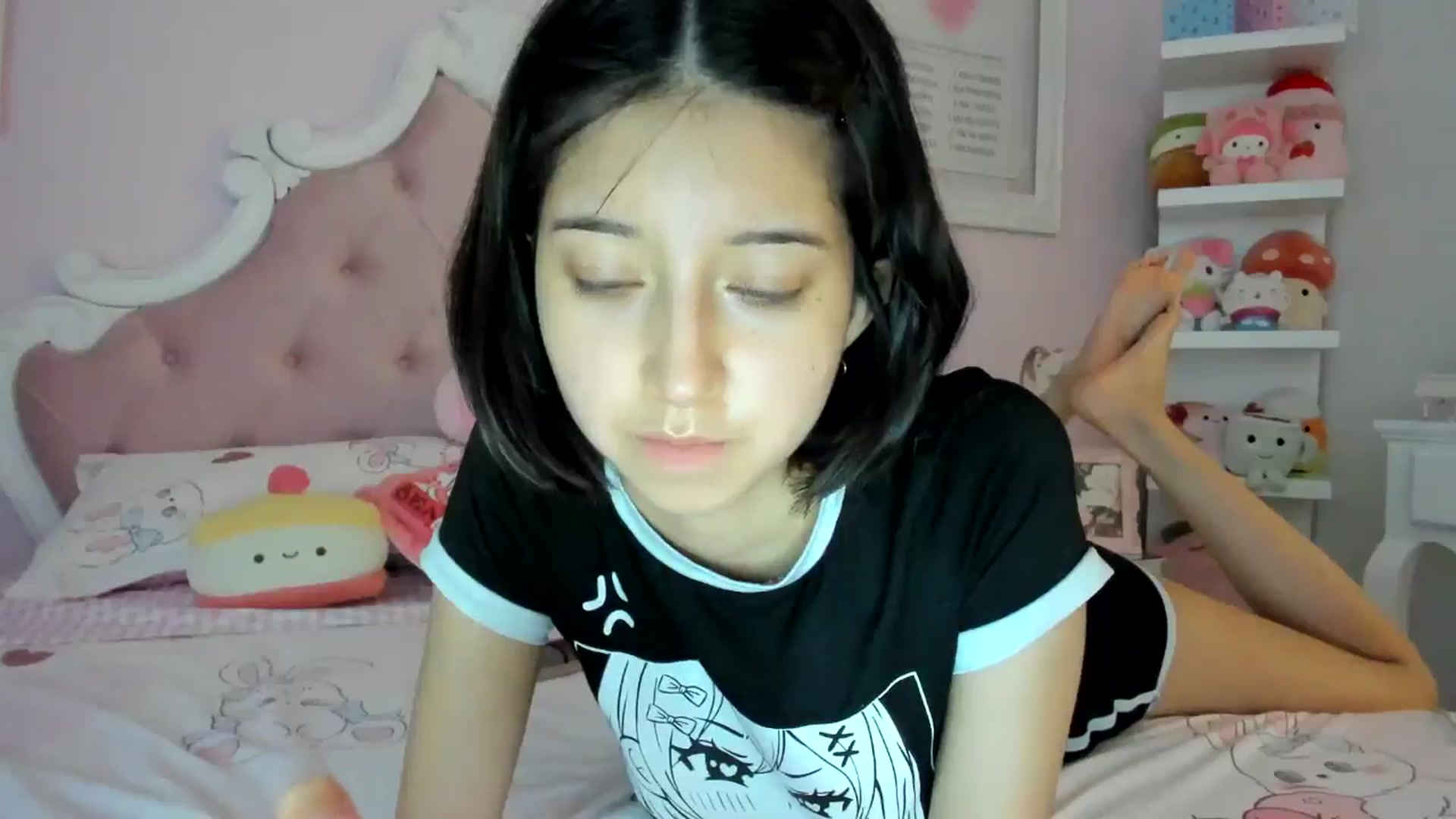 Gallery image thumbnail from Cherrycute666's myfreecams stream on, 06/04/2024, 02:04 image 11 of 20