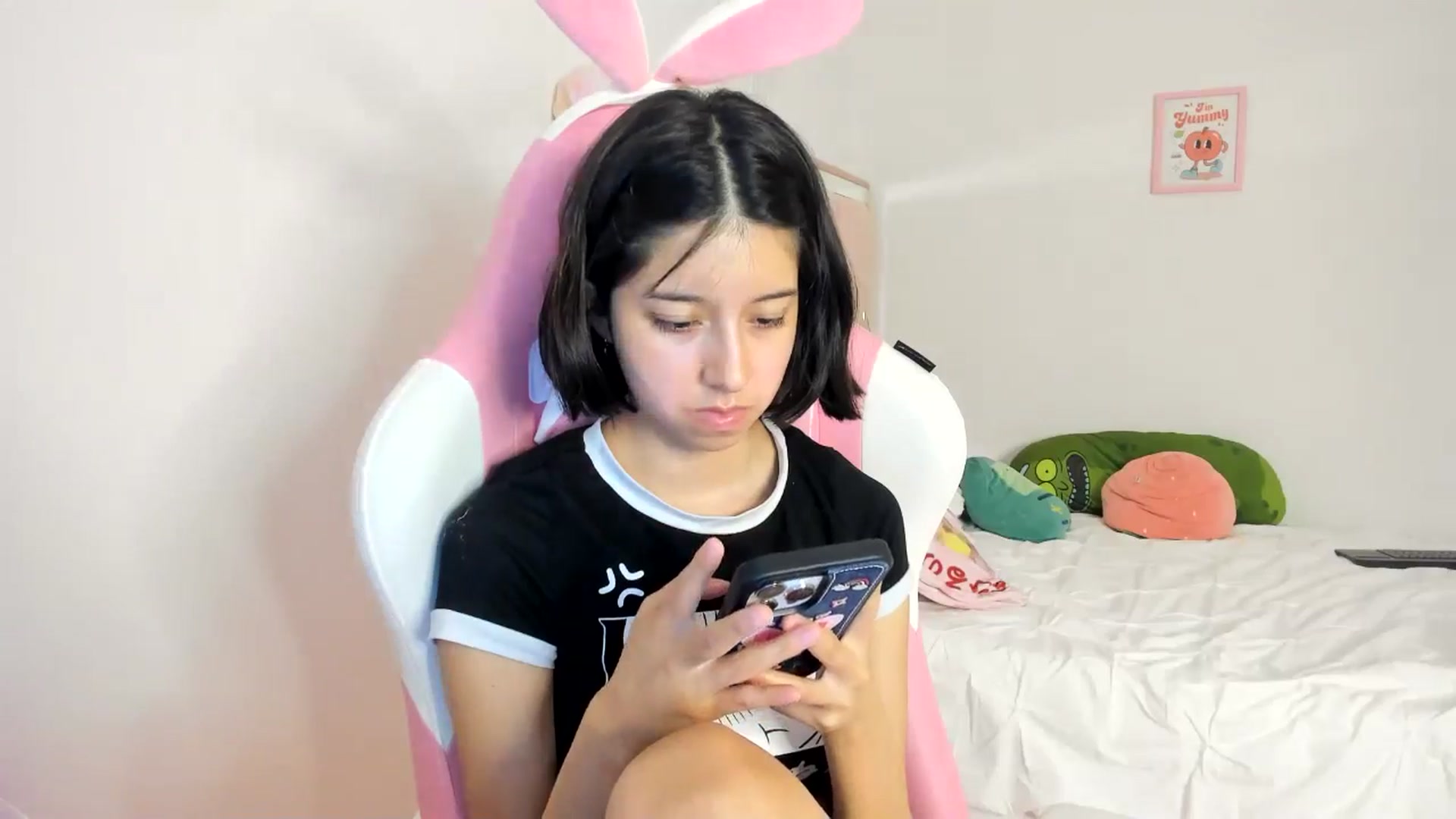 Gallery image thumbnail from Cherrycute666's myfreecams stream on, 06/04/2024, 06:43 image 14 of 20
