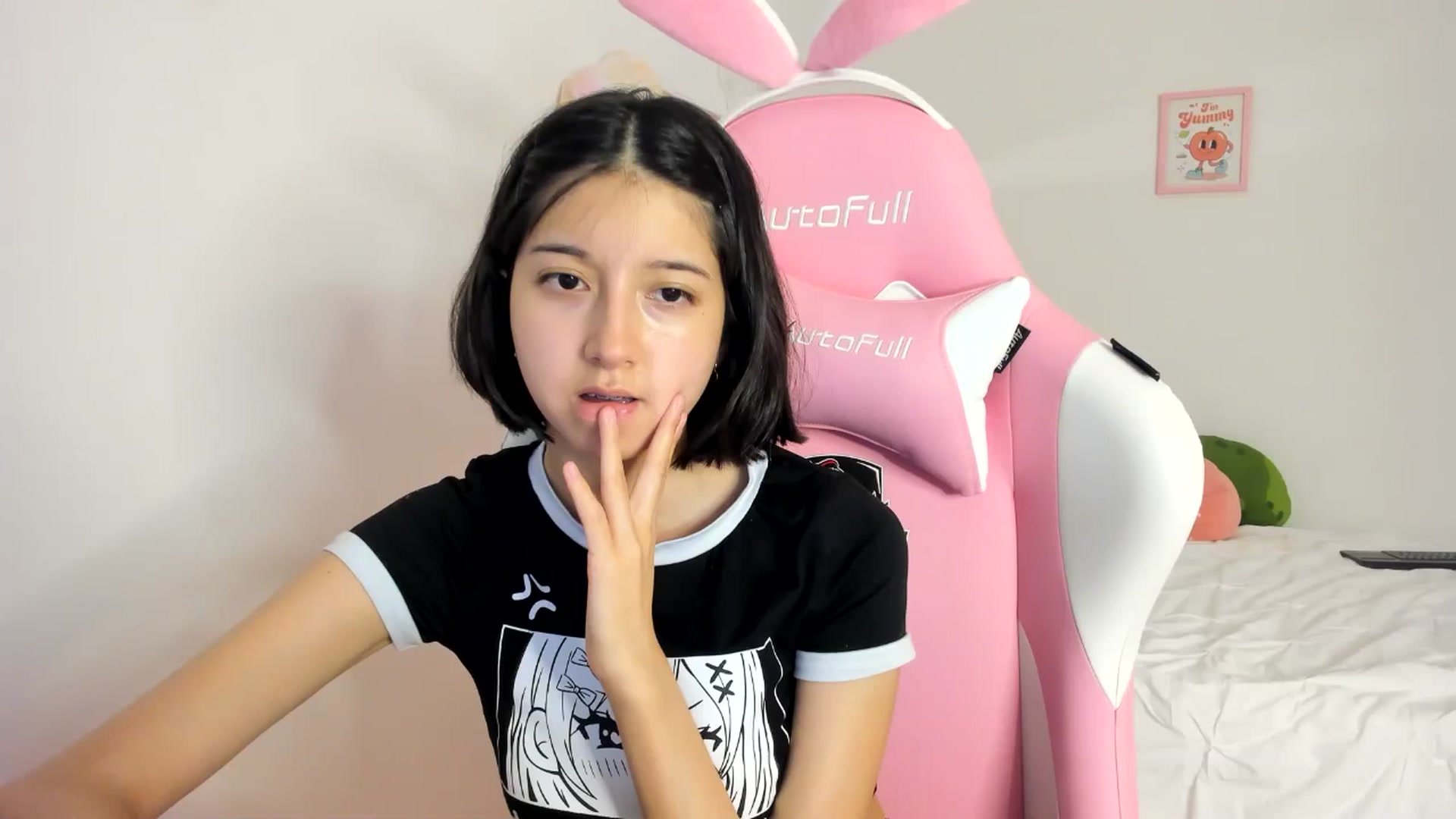 Gallery image thumbnail from Cherrycute666's myfreecams stream on, 06/04/2024, 06:43 image 13 of 20