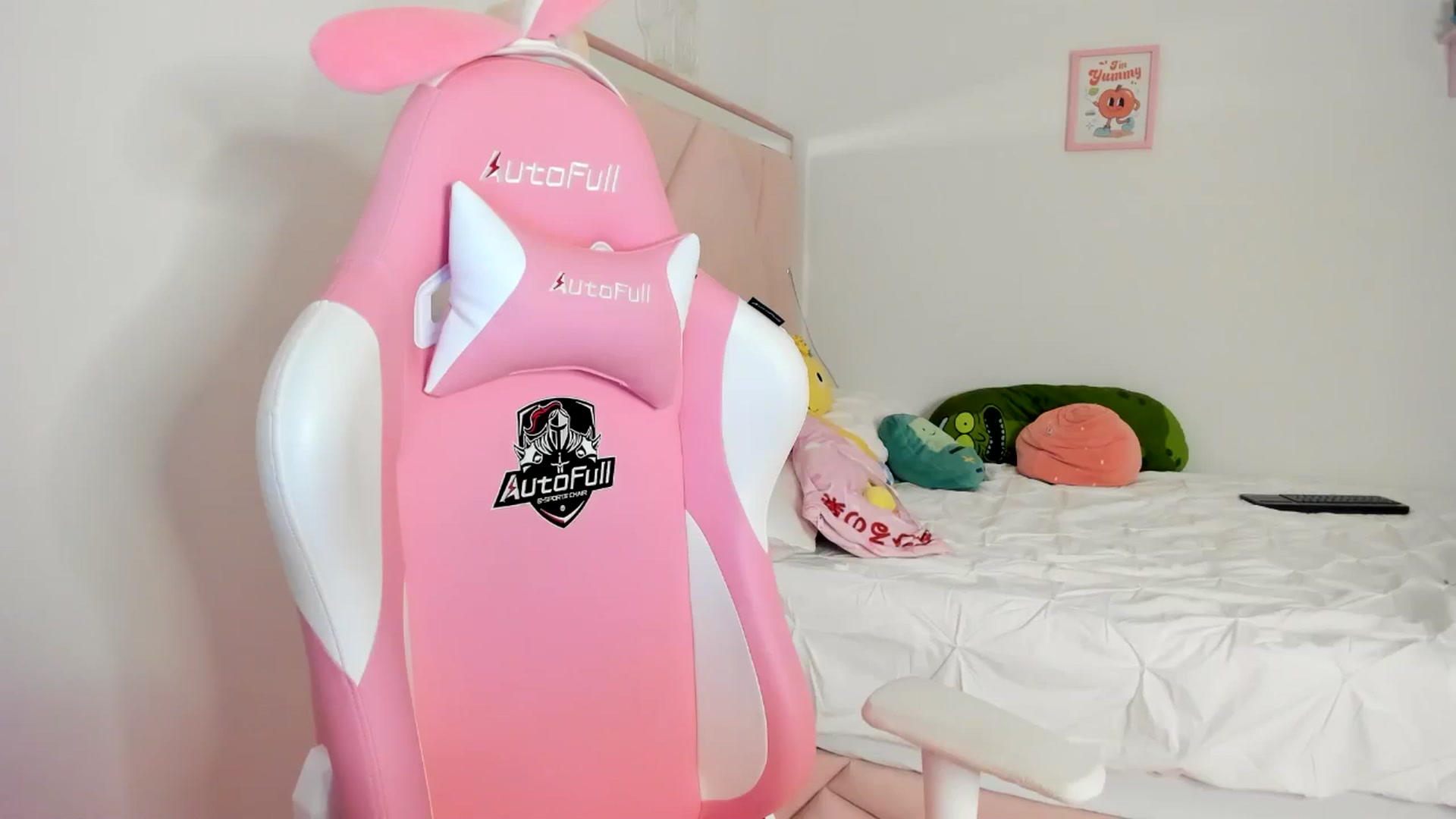 Gallery image thumbnail from Cherrycute666's myfreecams stream on, 06/04/2024, 06:43 image 1 of 20