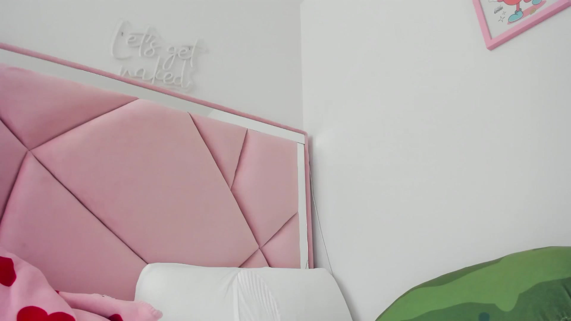 Gallery image thumbnail from Cherrycute666's myfreecams stream on, 06/06/2024, 01:10 image 1 of 20