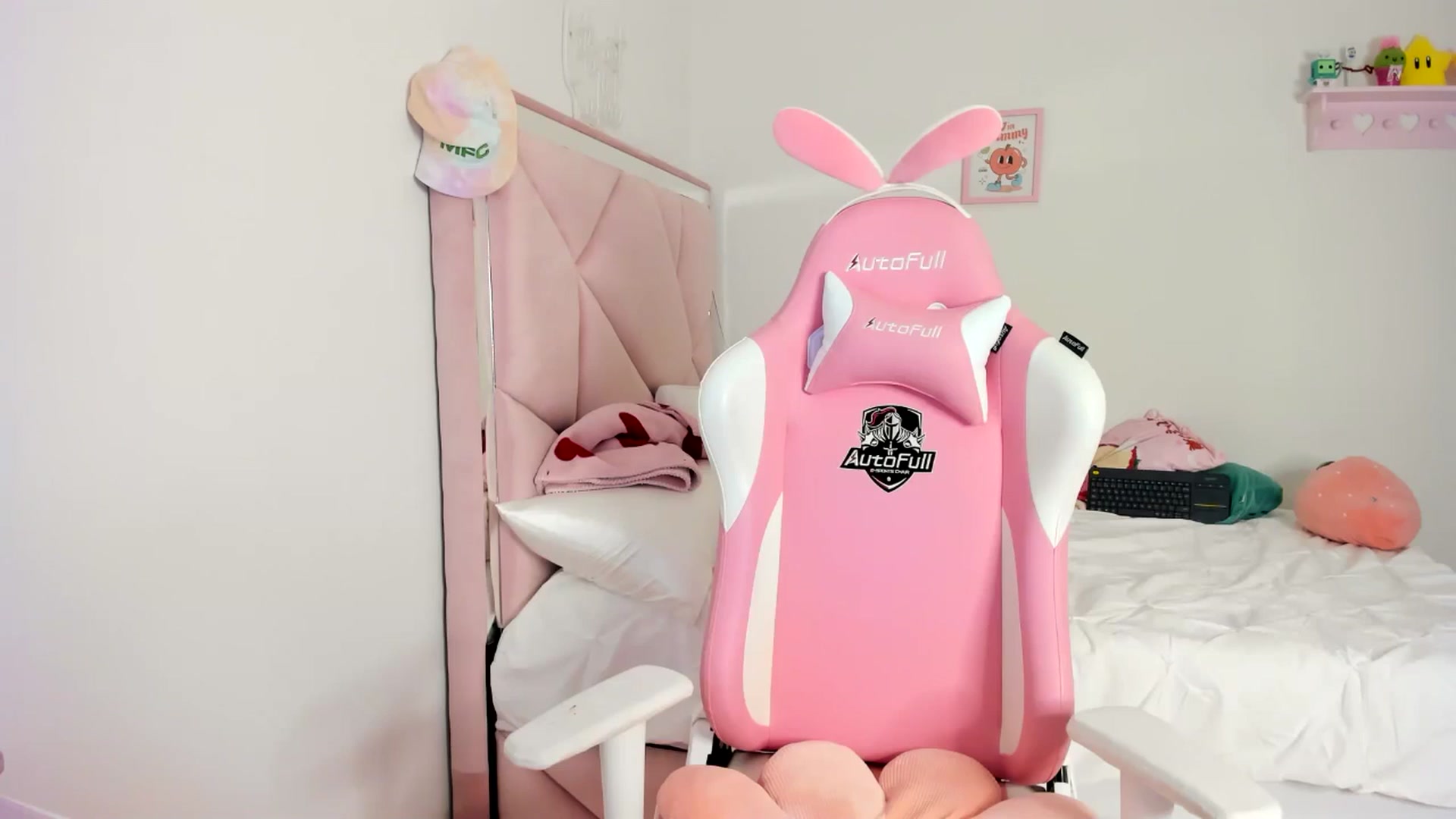 Gallery image thumbnail from Cherrycute666's myfreecams stream on, 06/06/2024, 04:59 image 20 of 20