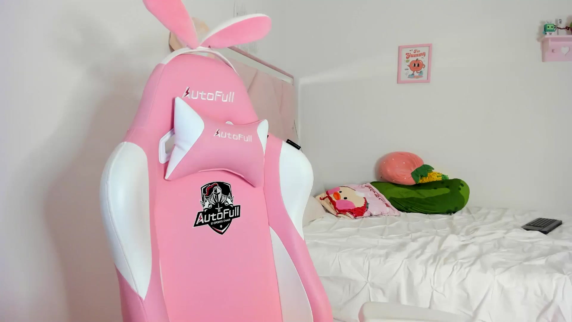 Gallery image thumbnail from Cherrycute666's myfreecams stream on, 06/07/2024, 10:14 image 4 of 20