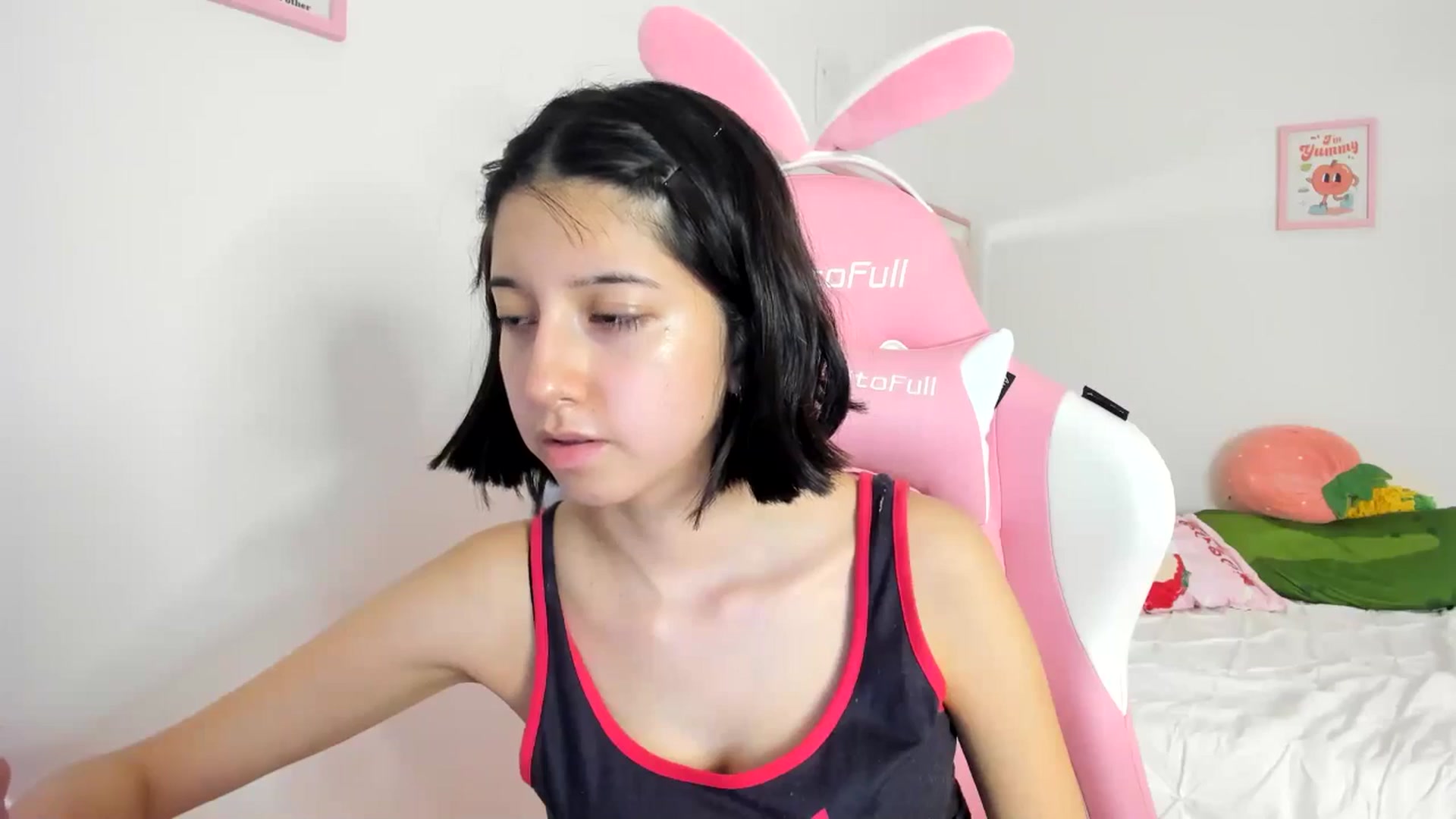 Gallery image thumbnail from Cherrycute666's myfreecams stream on, 06/07/2024, 10:14 image 6 of 20