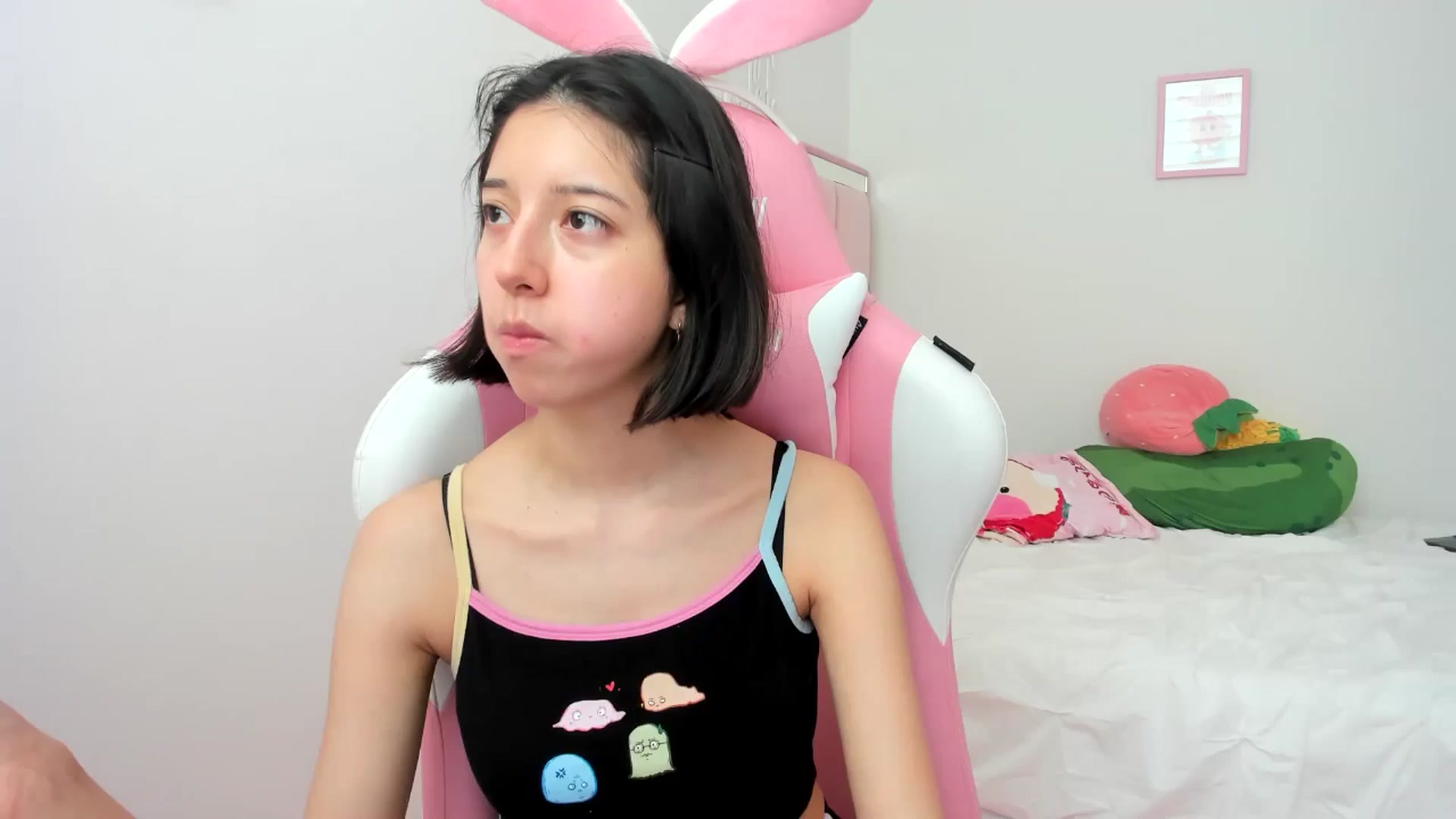 Gallery image thumbnail from Cherrycute666's myfreecams stream on, 06/07/2024, 23:17 image 7 of 20