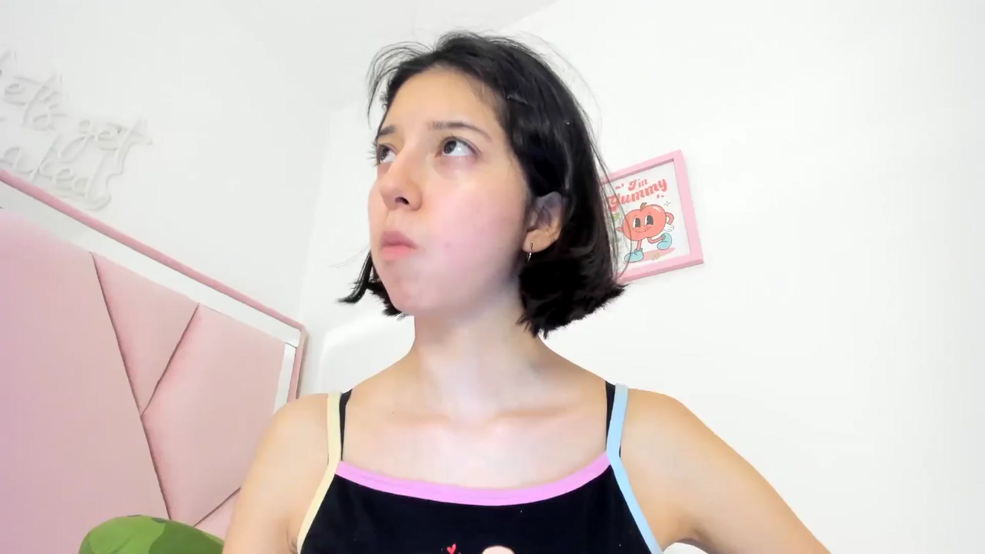 Gallery image thumbnail from Cherrycute666's myfreecams stream on, 06/08/2024, 24:33 image 18 of 20