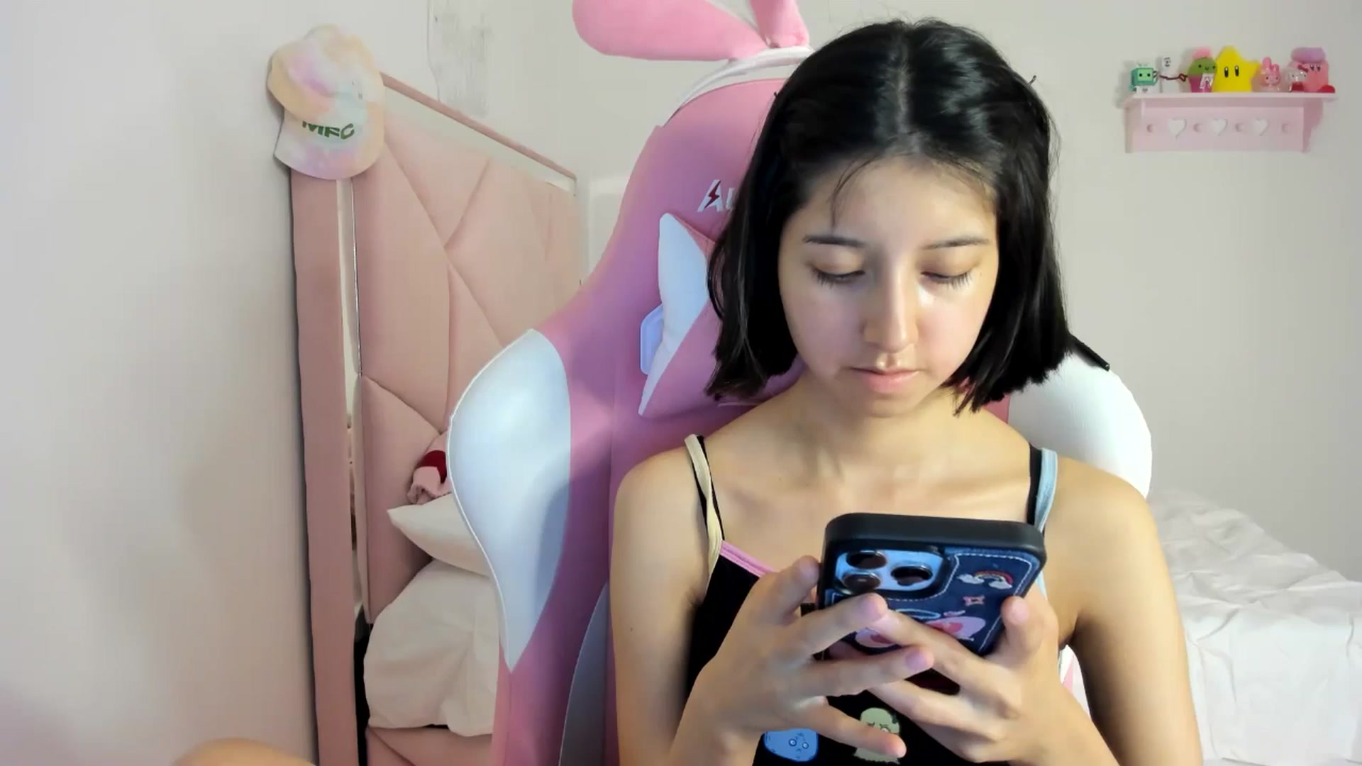 Gallery image thumbnail from Cherrycute666's myfreecams stream on, 06/08/2024, 04:23 image 13 of 20