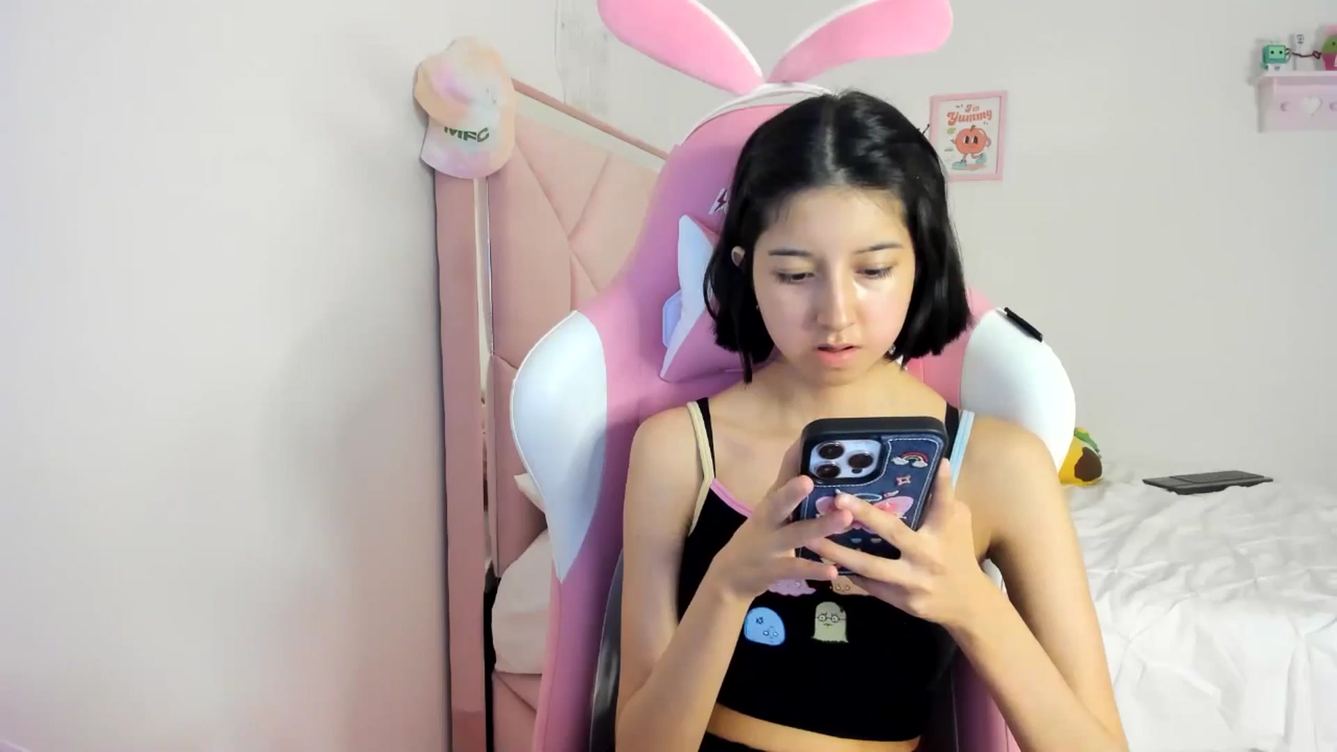 Gallery image thumbnail from Cherrycute666's myfreecams stream on, 06/08/2024, 04:23 image 5 of 20