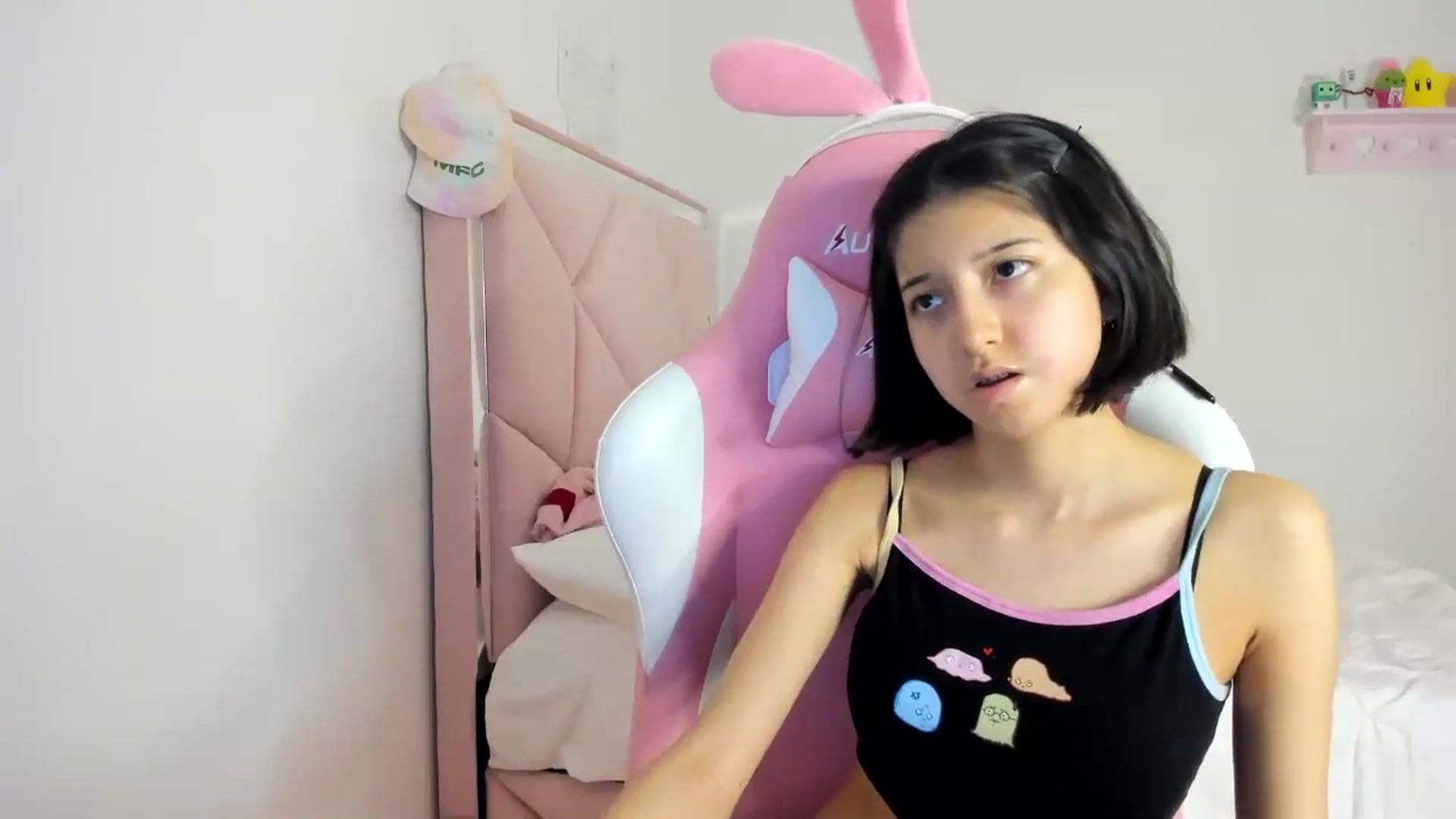 Gallery image thumbnail from Cherrycute666's myfreecams stream on, 06/08/2024, 04:23 image 14 of 20