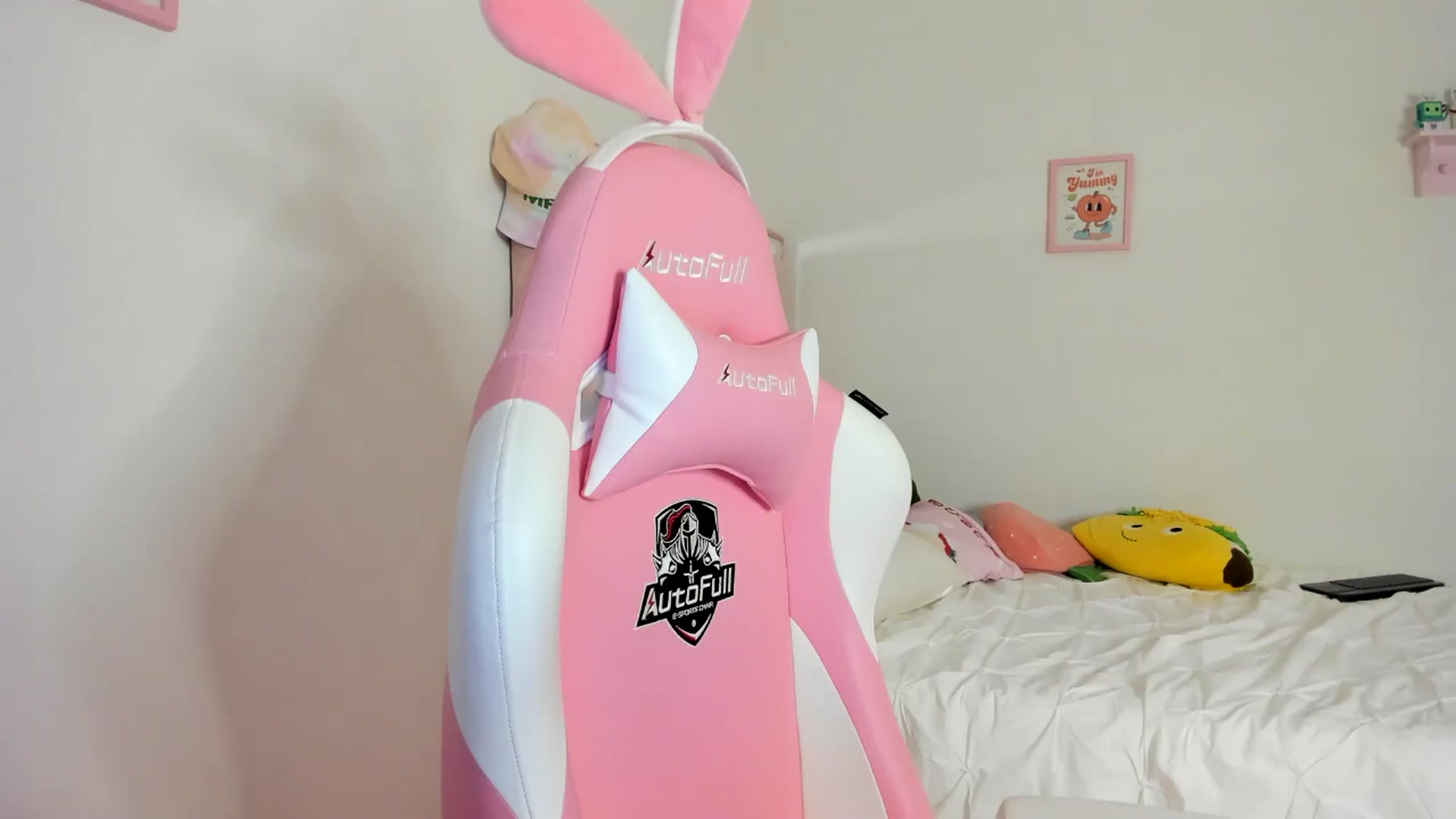 Gallery image thumbnail from Cherrycute666's myfreecams stream on, 06/08/2024, 05:47 image 12 of 20
