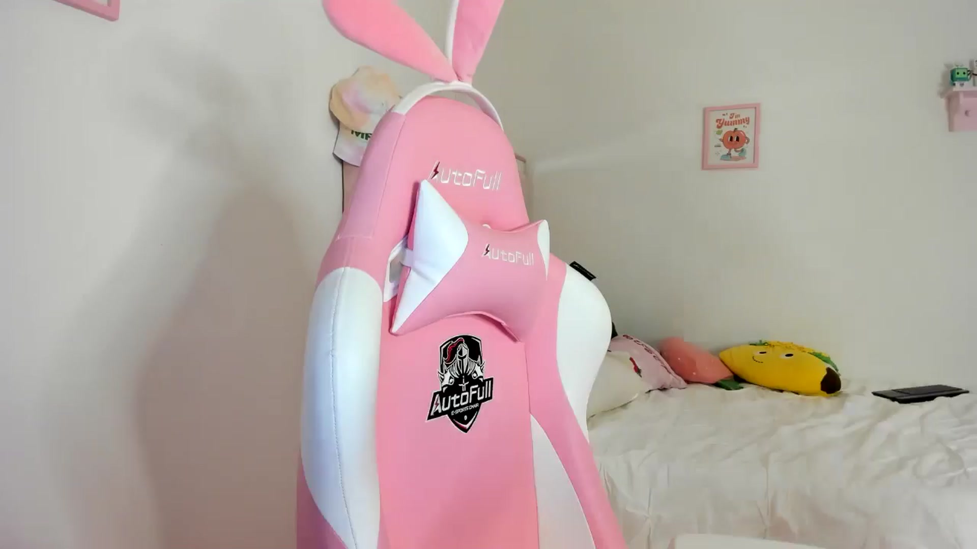 Gallery image thumbnail from Cherrycute666's myfreecams stream on, 06/08/2024, 05:47 image 15 of 20