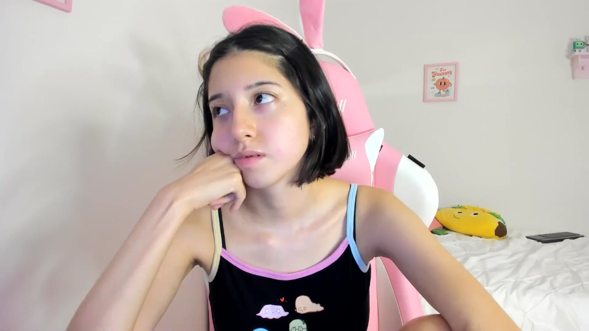 Gallery image thumbnail from Cherrycute666's myfreecams stream on, 06/08/2024, 05:47 image 10 of 20