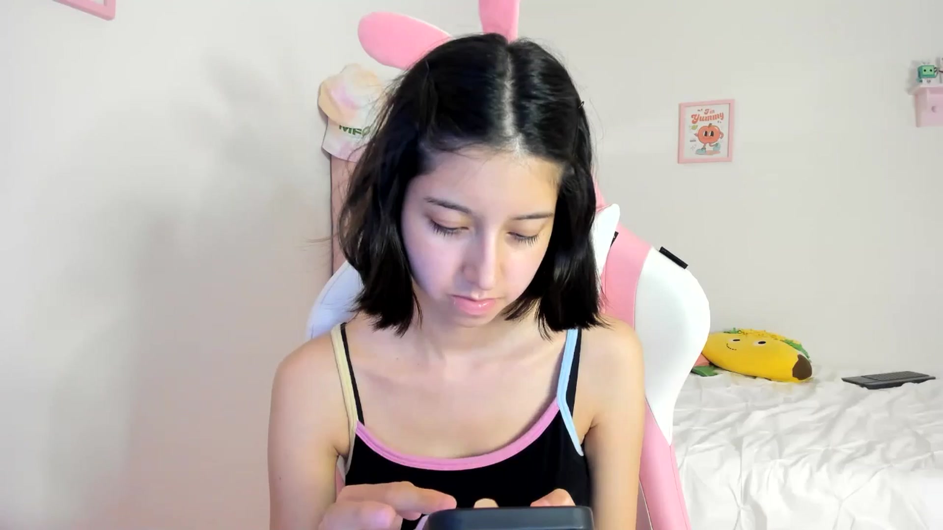 Gallery image thumbnail from Cherrycute666's myfreecams stream on, 06/08/2024, 05:47 image 17 of 20