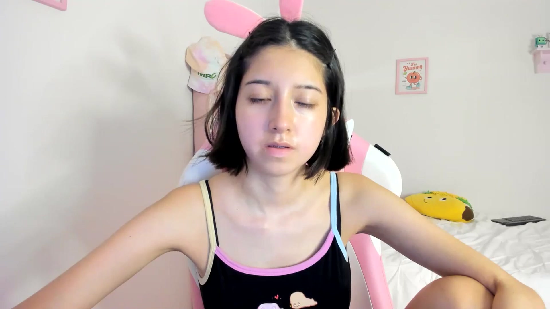 Gallery image thumbnail from Cherrycute666's myfreecams stream on, 06/08/2024, 05:47 image 18 of 20