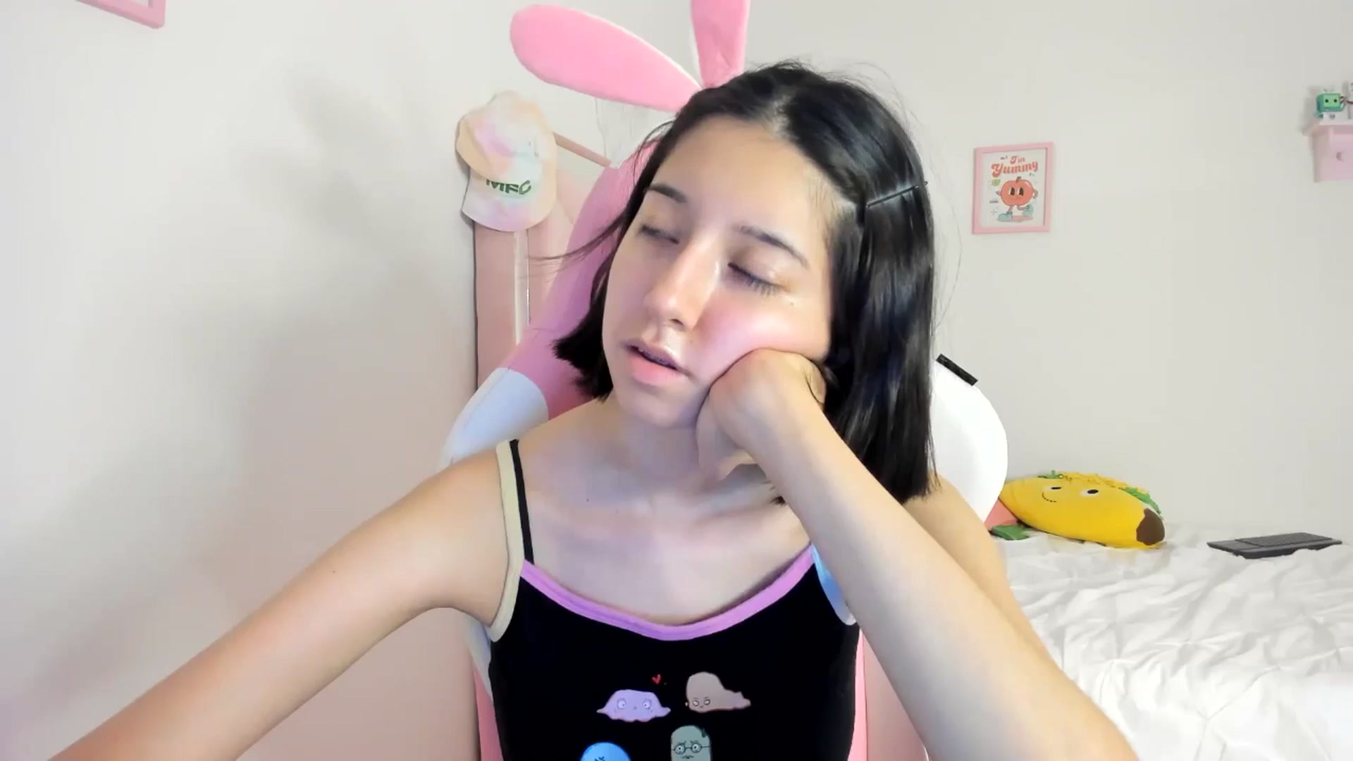 Gallery image thumbnail from Cherrycute666's myfreecams stream on, 06/08/2024, 05:47 image 9 of 20