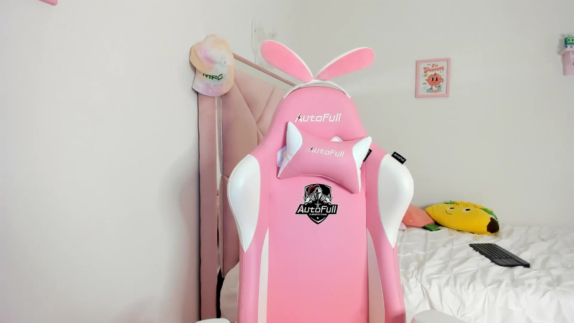Gallery image thumbnail from Cherrycute666's myfreecams stream on, 06/08/2024, 10:51 image 19 of 20