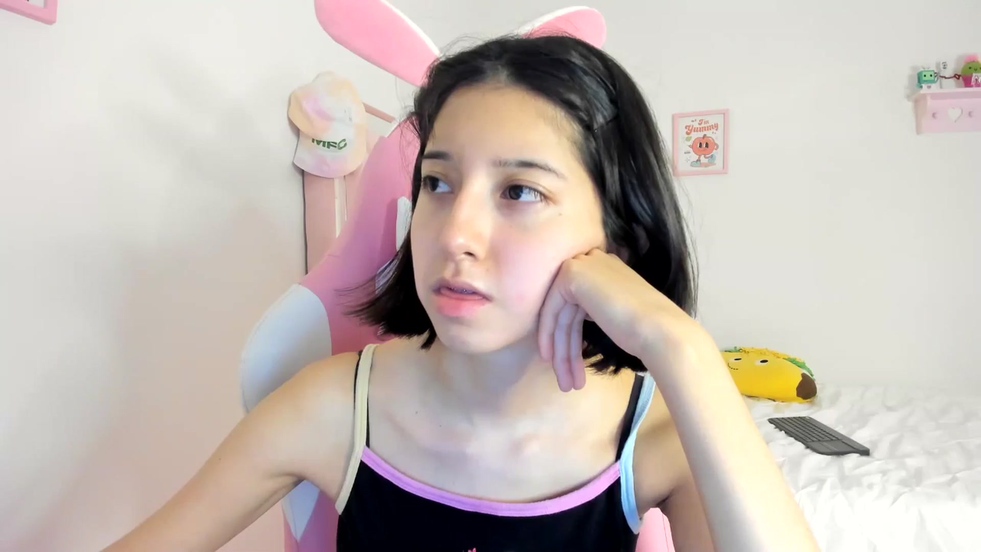 Gallery image thumbnail from Cherrycute666's myfreecams stream on, 06/08/2024, 10:51 image 18 of 20