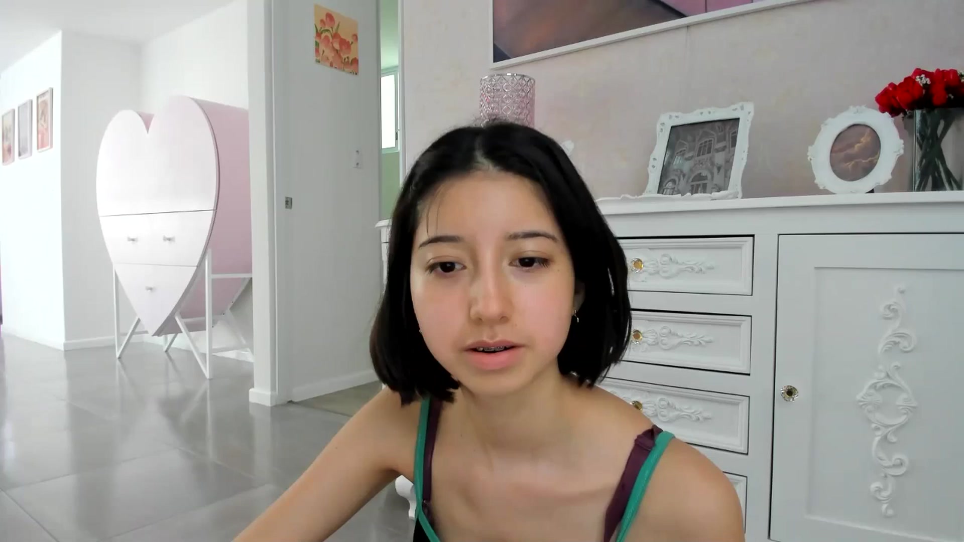Gallery image thumbnail from Cherrycute666's myfreecams stream on, 06/09/2024, 01:19 image 14 of 20