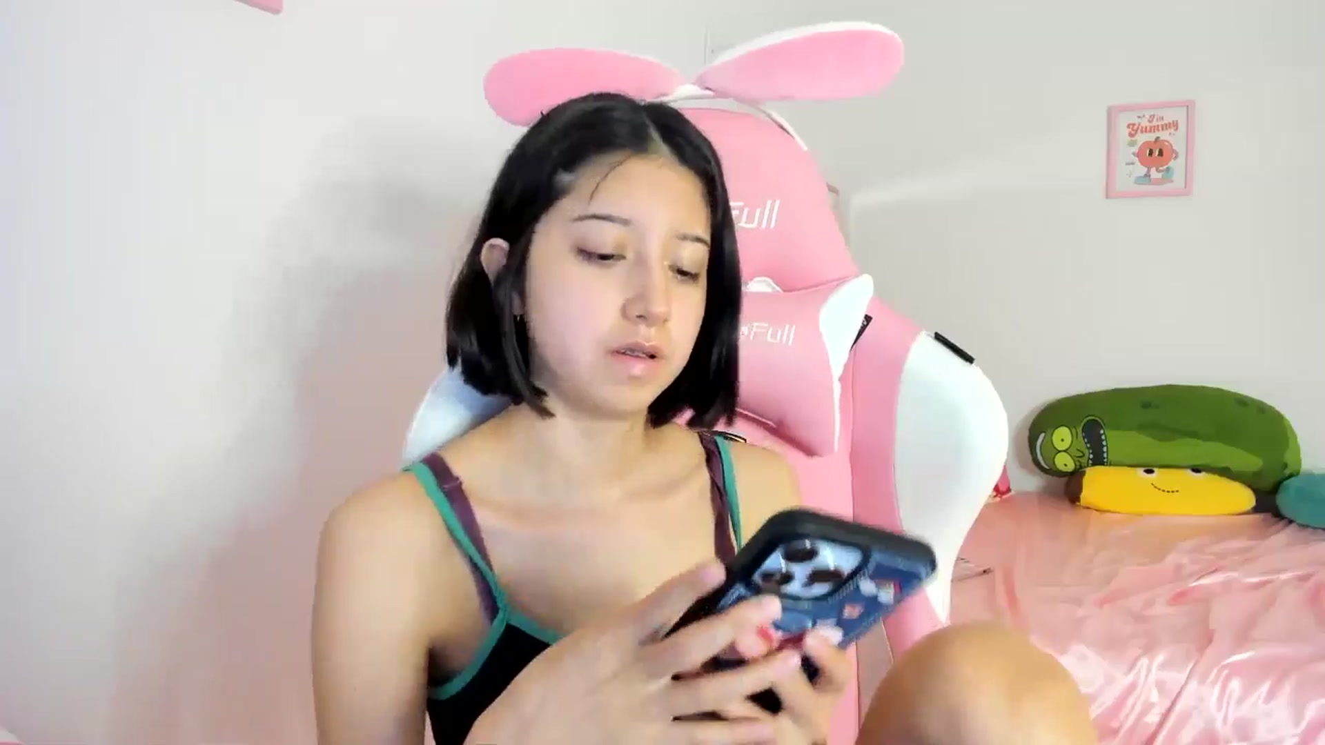 Gallery image thumbnail from Cherrycute666's myfreecams stream on, 06/09/2024, 07:31 image 14 of 20