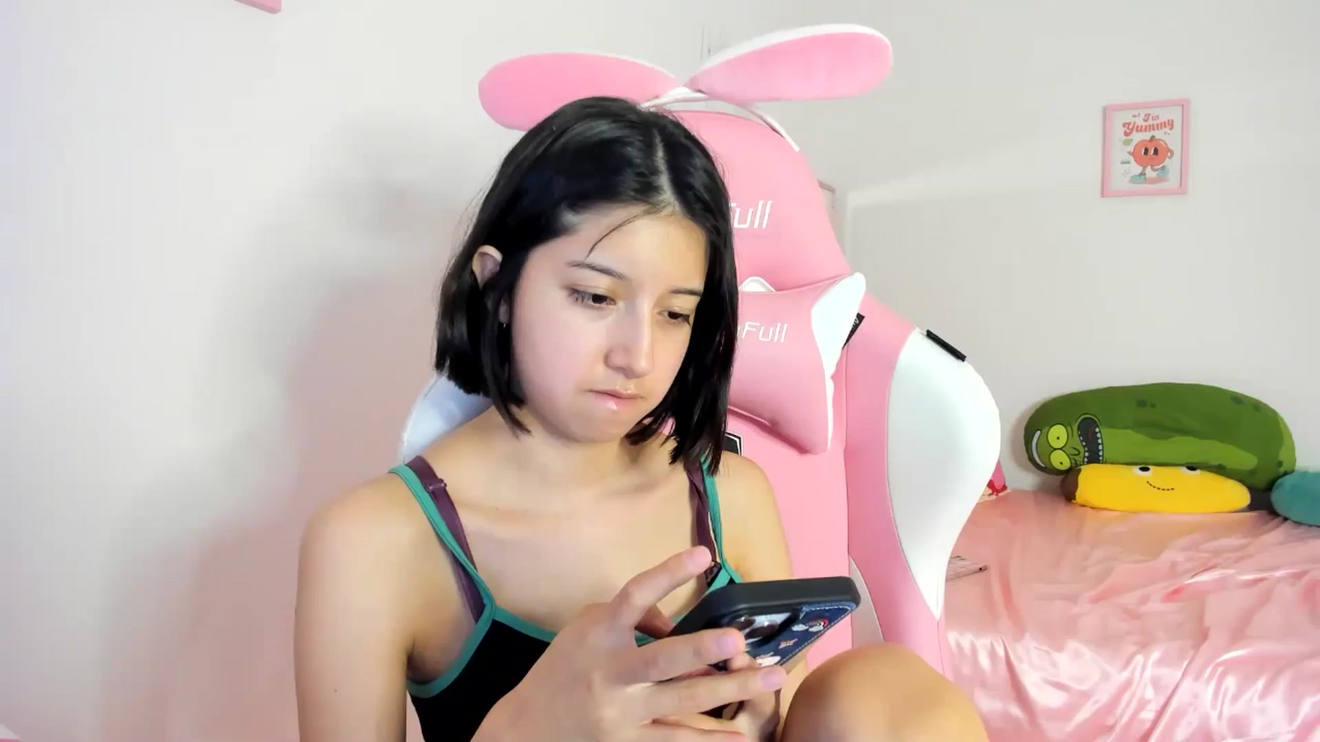 Gallery image thumbnail from Cherrycute666's myfreecams stream on, 06/09/2024, 07:31 image 16 of 20