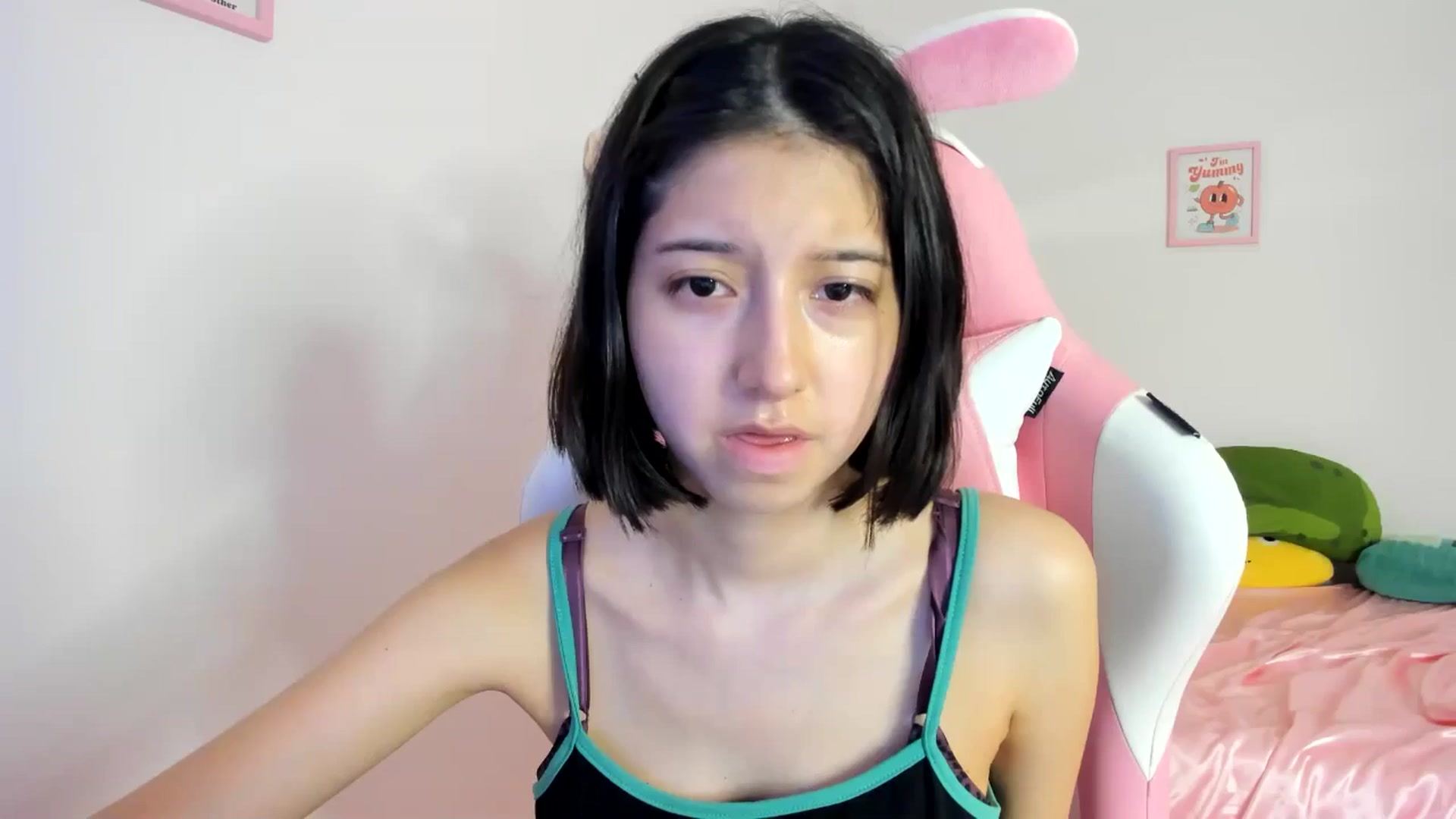 Gallery image thumbnail from Cherrycute666's myfreecams stream on, 06/09/2024, 08:22 image 7 of 20