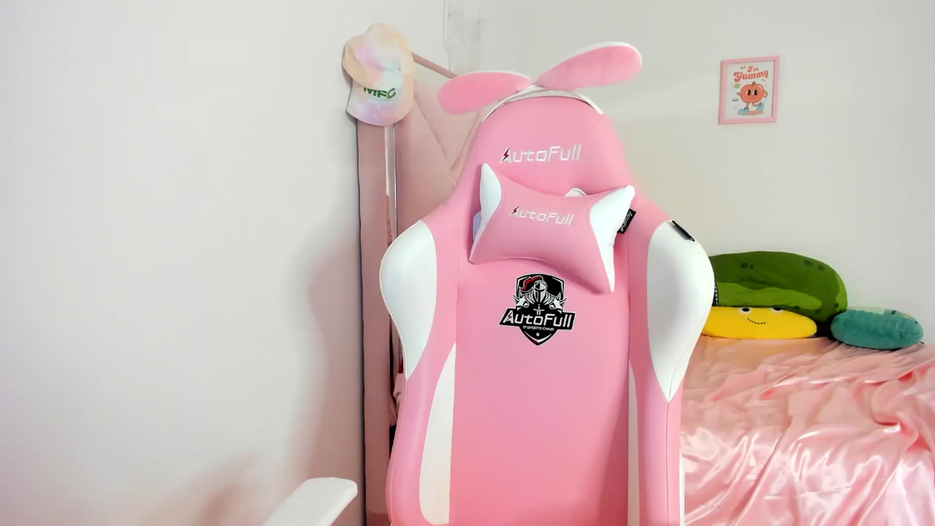 Gallery image thumbnail from Cherrycute666's myfreecams stream on, 06/09/2024, 08:22 image 20 of 20