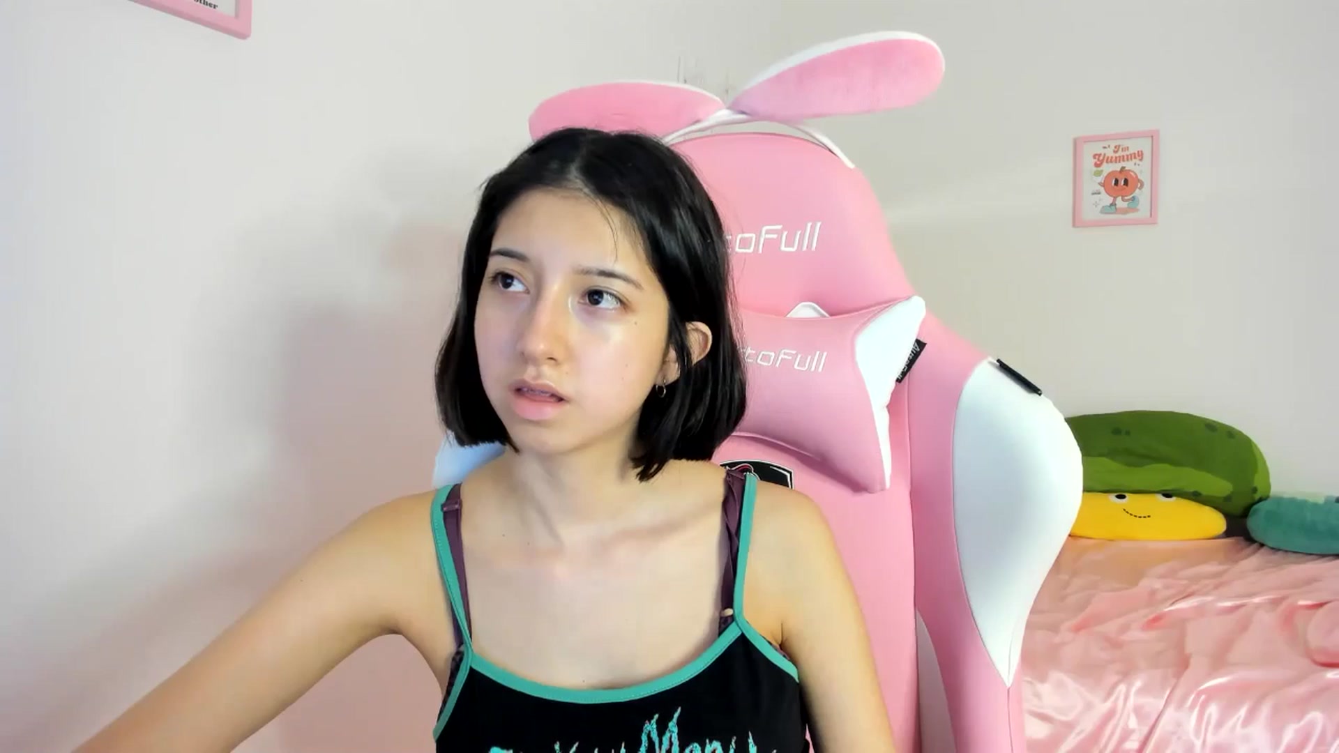 Gallery image thumbnail from Cherrycute666's myfreecams stream on, 06/09/2024, 08:22 image 10 of 20