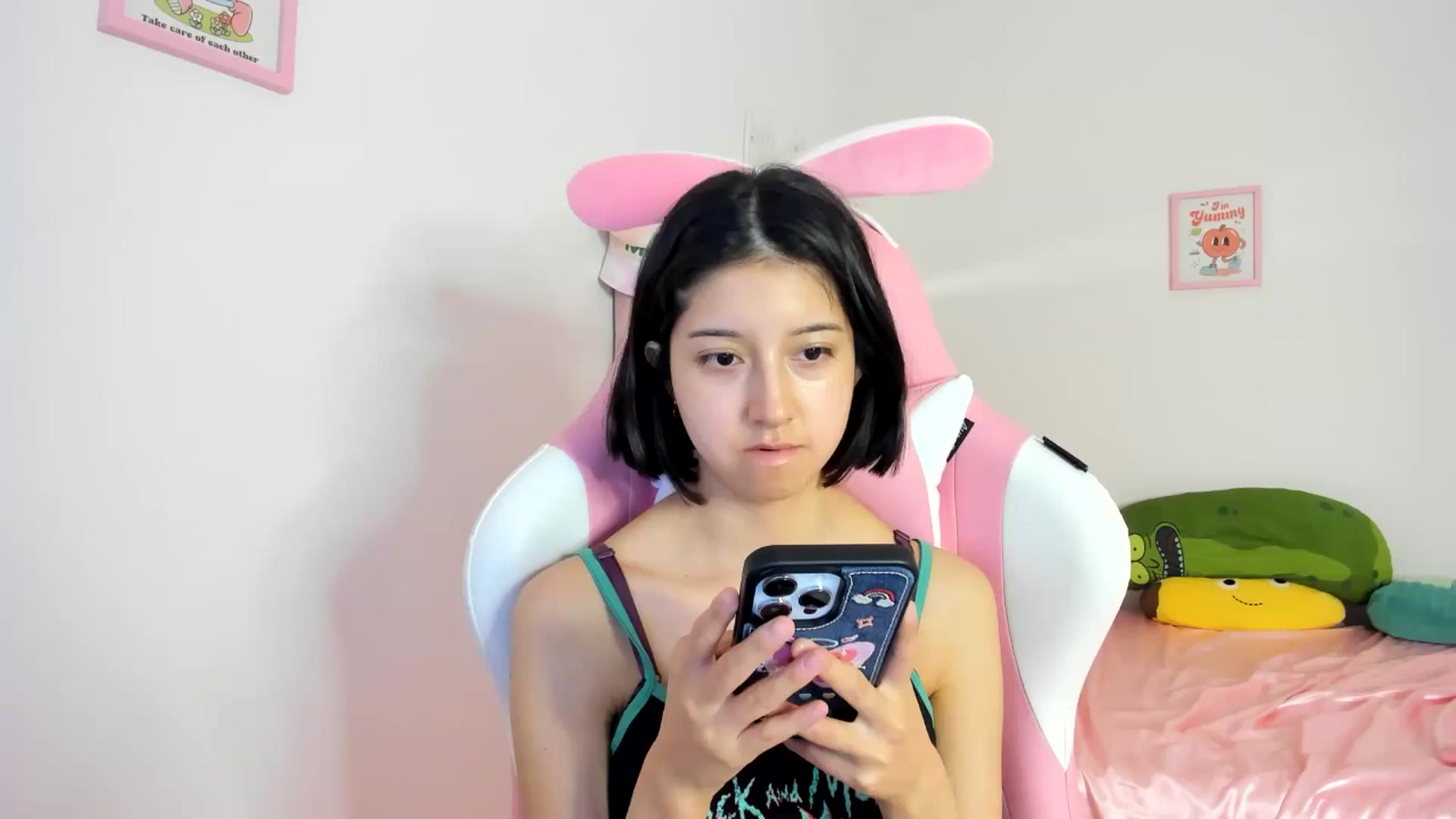 Gallery image thumbnail from Cherrycute666's myfreecams stream on, 06/09/2024, 08:22 image 1 of 20