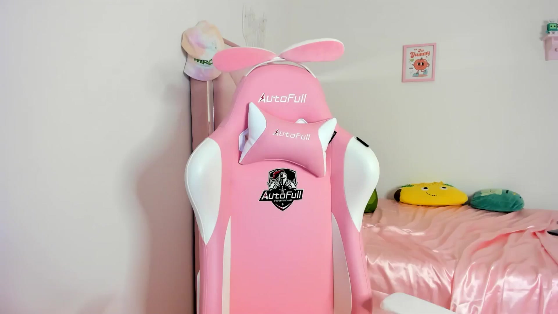 Gallery image thumbnail from Cherrycute666's myfreecams stream on, 06/09/2024, 11:45 image 12 of 20