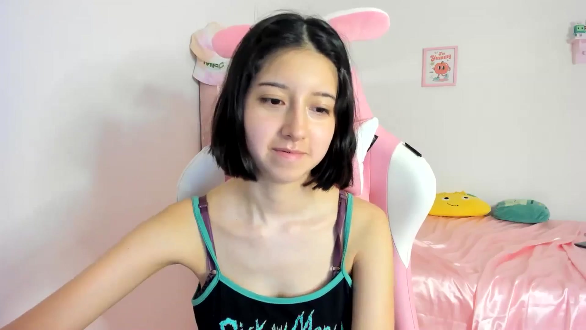 Gallery image thumbnail from Cherrycute666's myfreecams stream on, 06/09/2024, 11:45 image 10 of 20