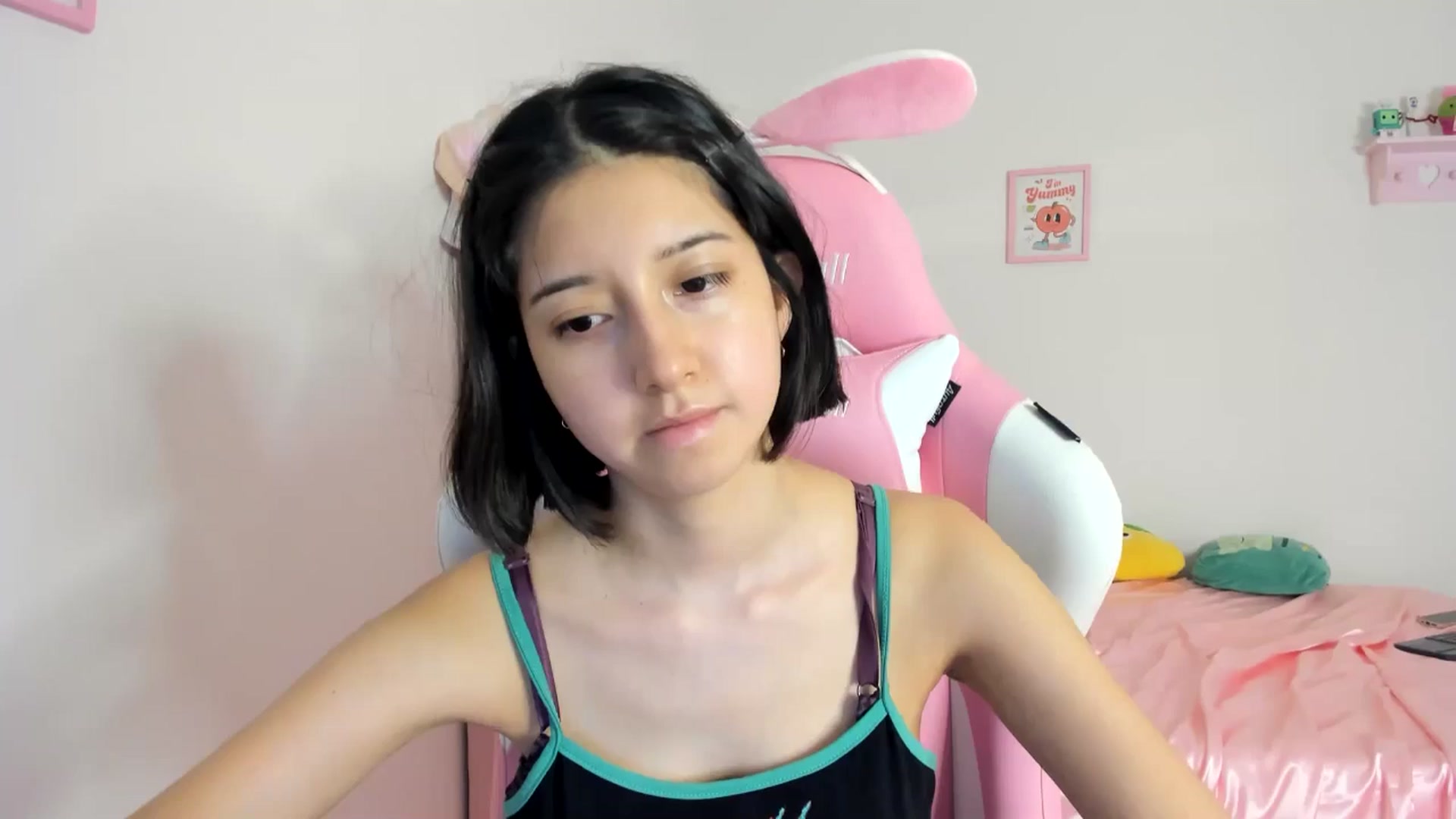 Gallery image thumbnail from Cherrycute666's myfreecams stream on, 06/09/2024, 11:45 image 2 of 20