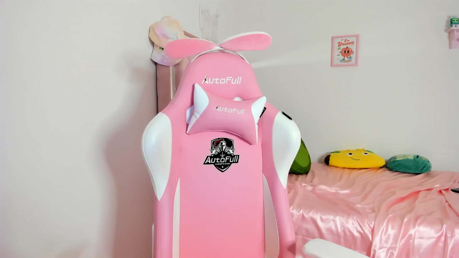 Gallery image thumbnail from Cherrycute666's myfreecams stream on, 06/09/2024, 11:45 image 9 of 20