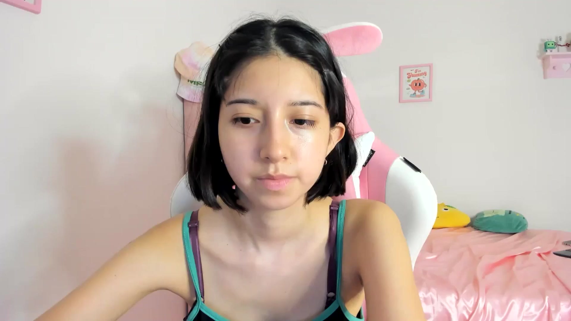 Gallery image thumbnail from Cherrycute666's myfreecams stream on, 06/09/2024, 11:45 image 4 of 20