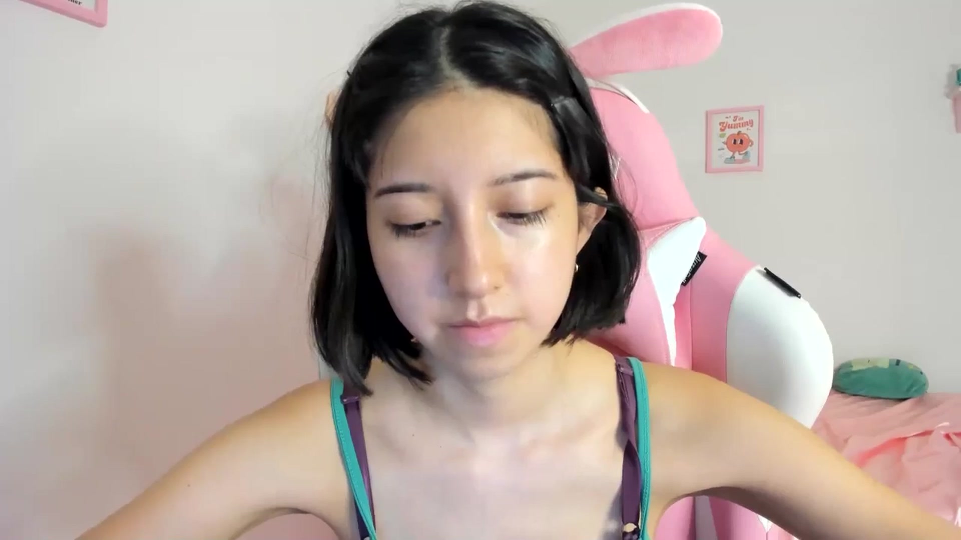 Gallery image thumbnail from Cherrycute666's myfreecams stream on, 06/09/2024, 11:45 image 6 of 20