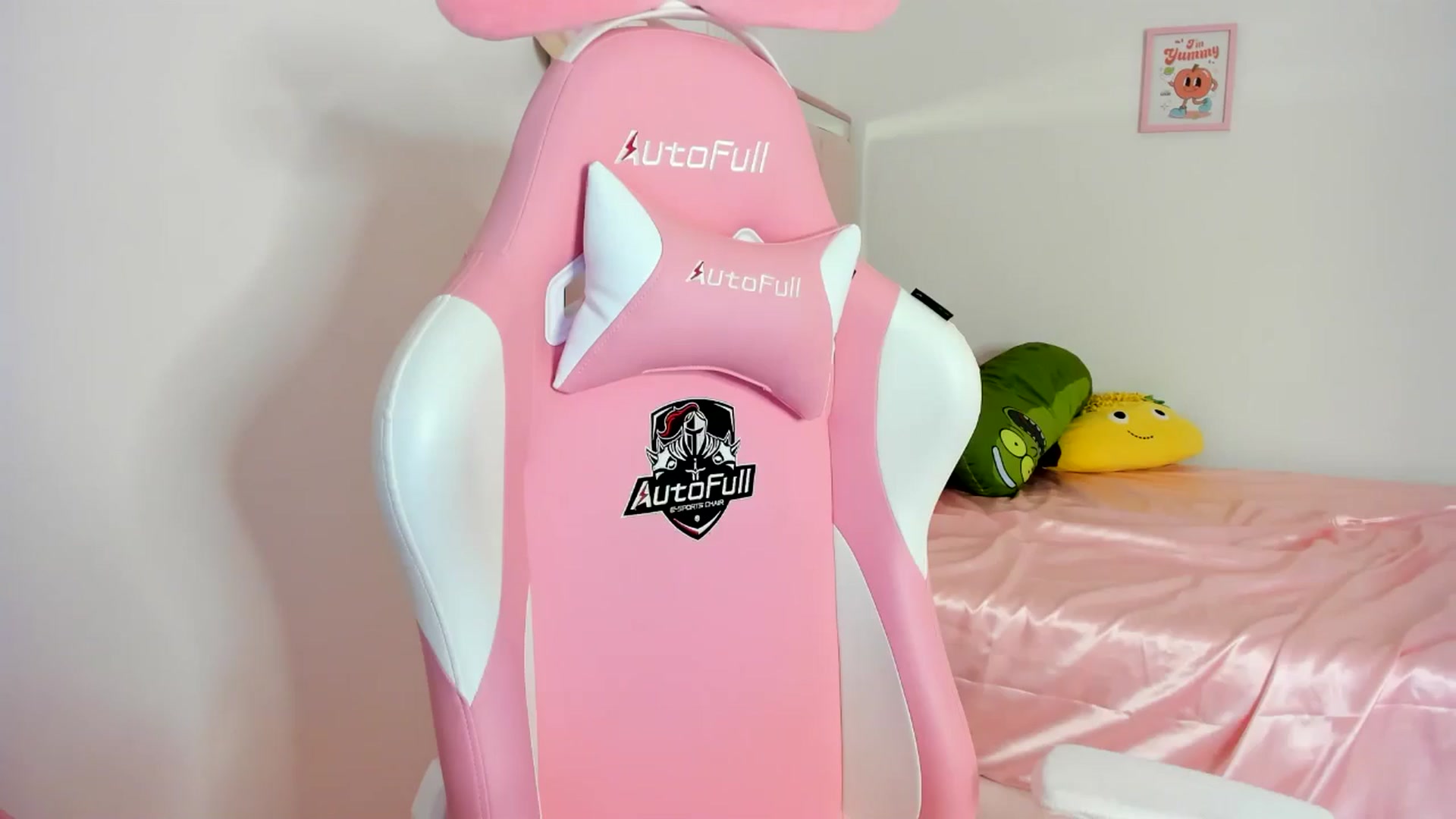 Gallery image thumbnail from Cherrycute666's myfreecams stream on, 06/09/2024, 11:45 image 17 of 20