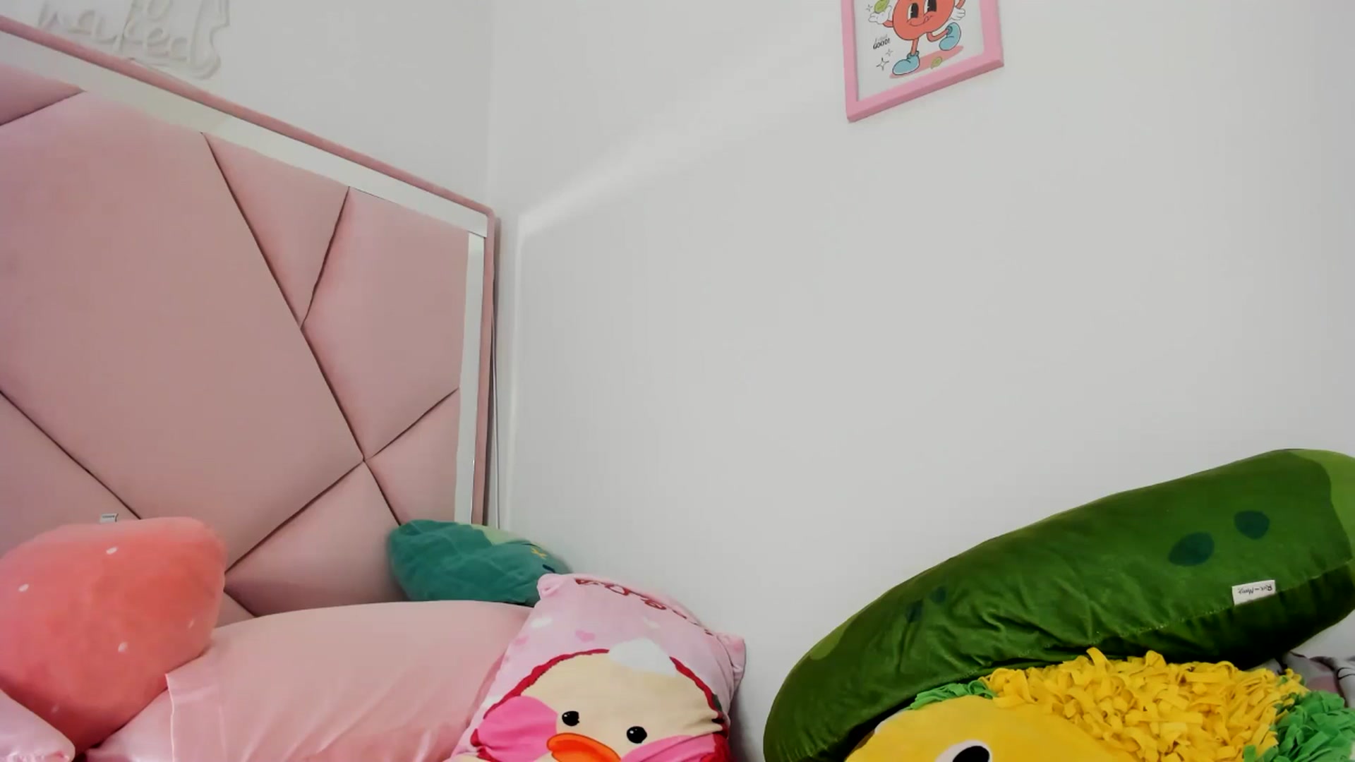 Gallery image thumbnail from Cherrycute666's myfreecams stream on, 06/09/2024, 22:17 image 20 of 20