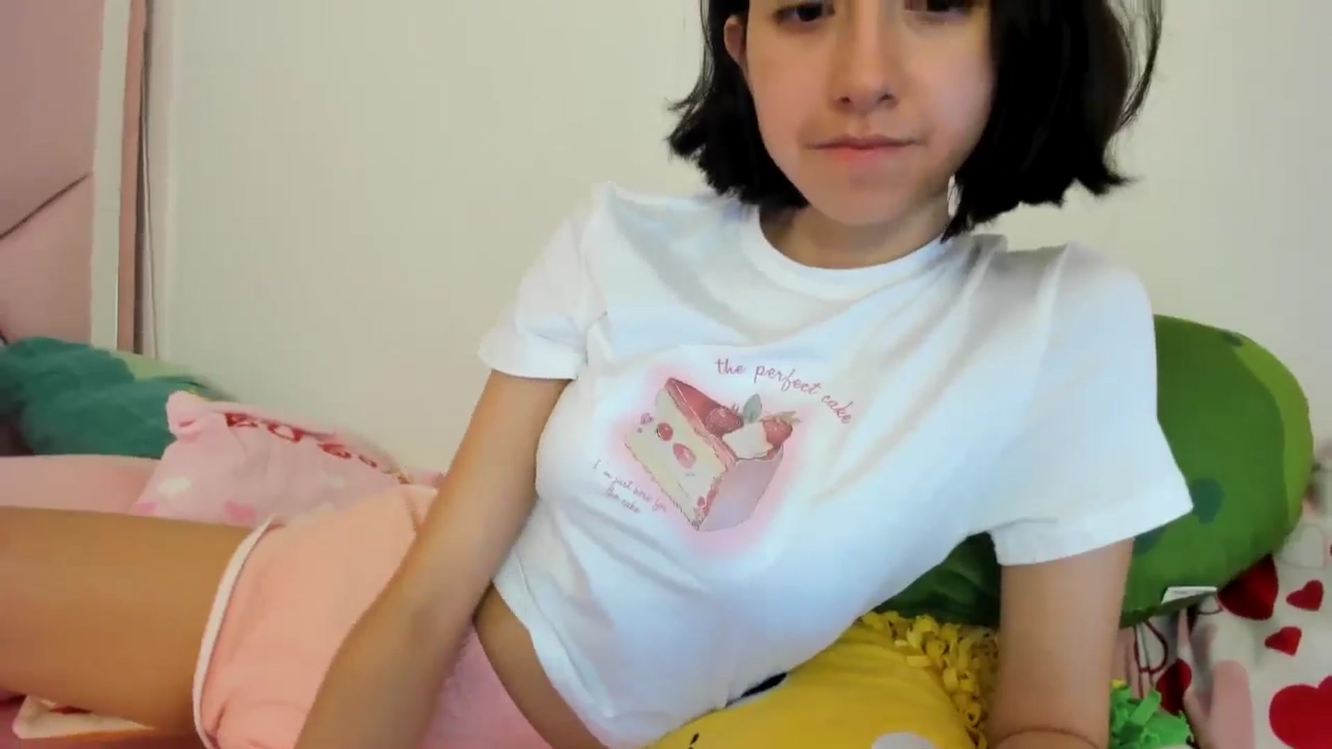 Gallery image thumbnail from Cherrycute666's myfreecams stream on, 06/09/2024, 22:17 image 16 of 20