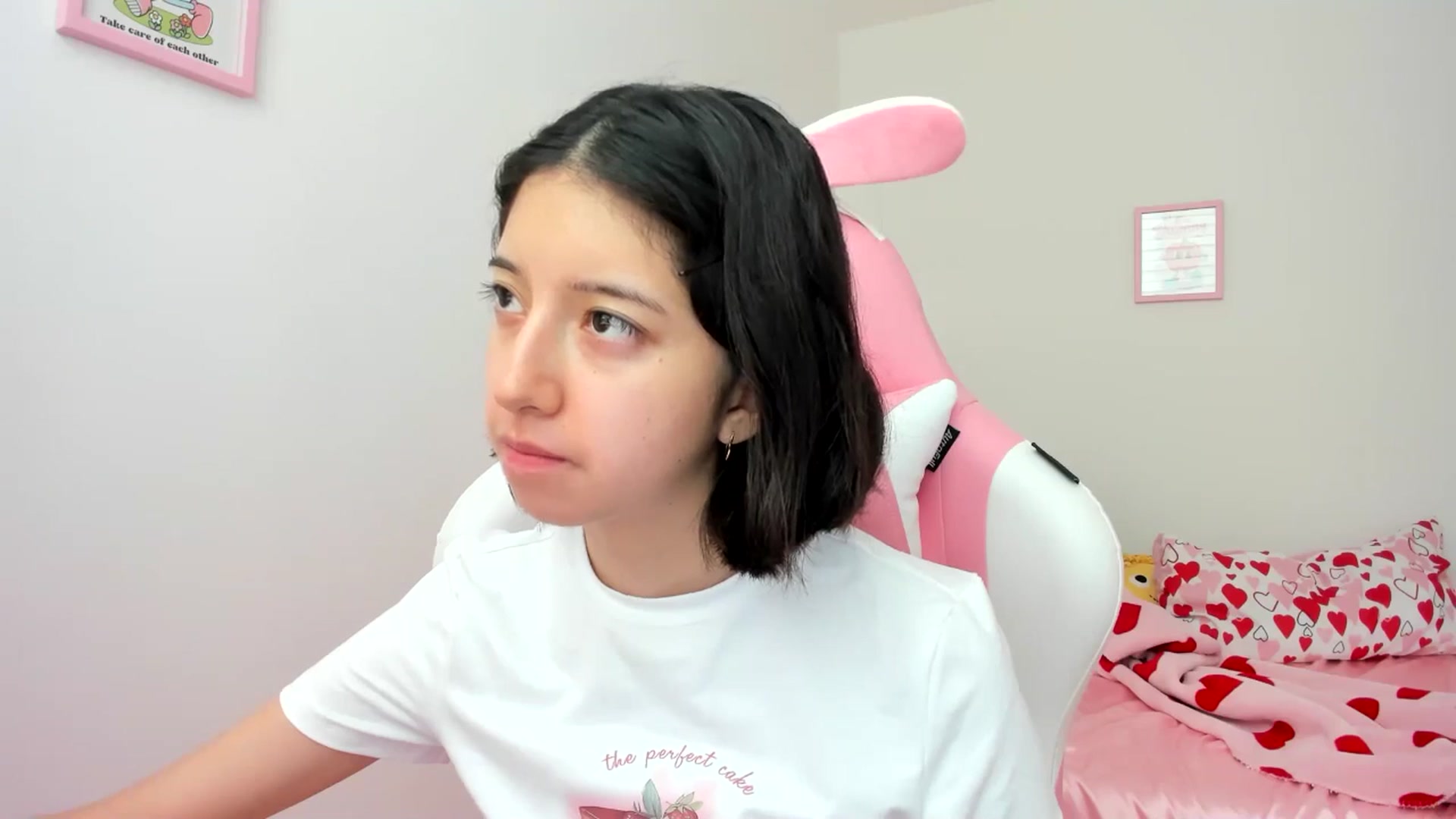 Gallery image thumbnail from Cherrycute666's myfreecams stream on, 06/09/2024, 22:17 image 5 of 20