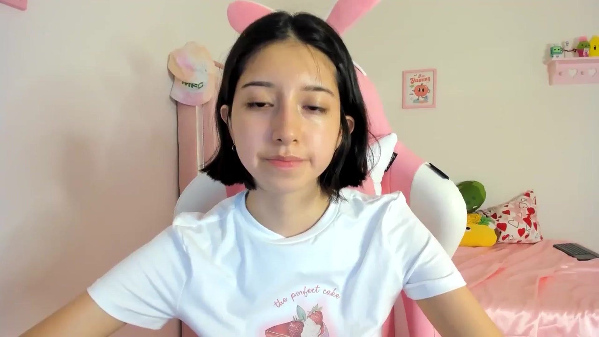 Gallery image thumbnail from Cherrycute666's myfreecams stream on, 06/10/2024, 01:37 image 20 of 20