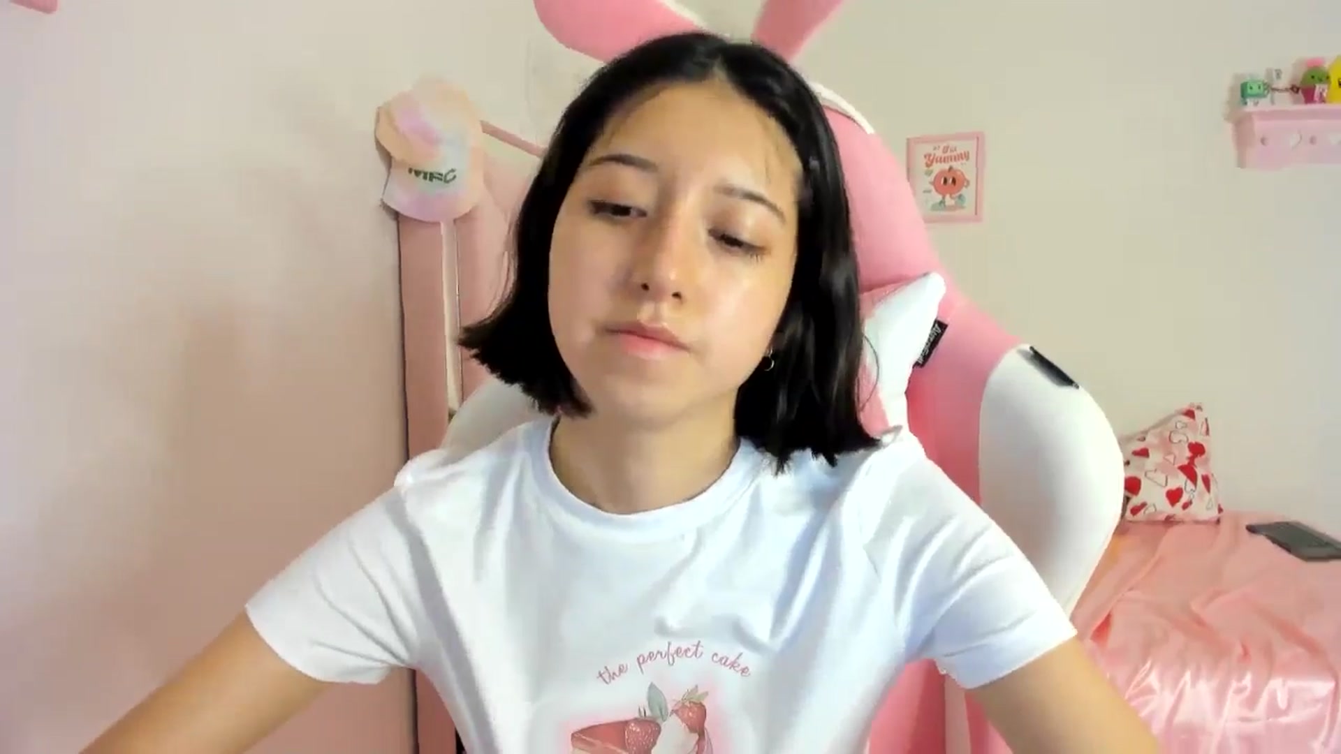 Gallery image thumbnail from Cherrycute666's myfreecams stream on, 06/10/2024, 02:19 image 5 of 20