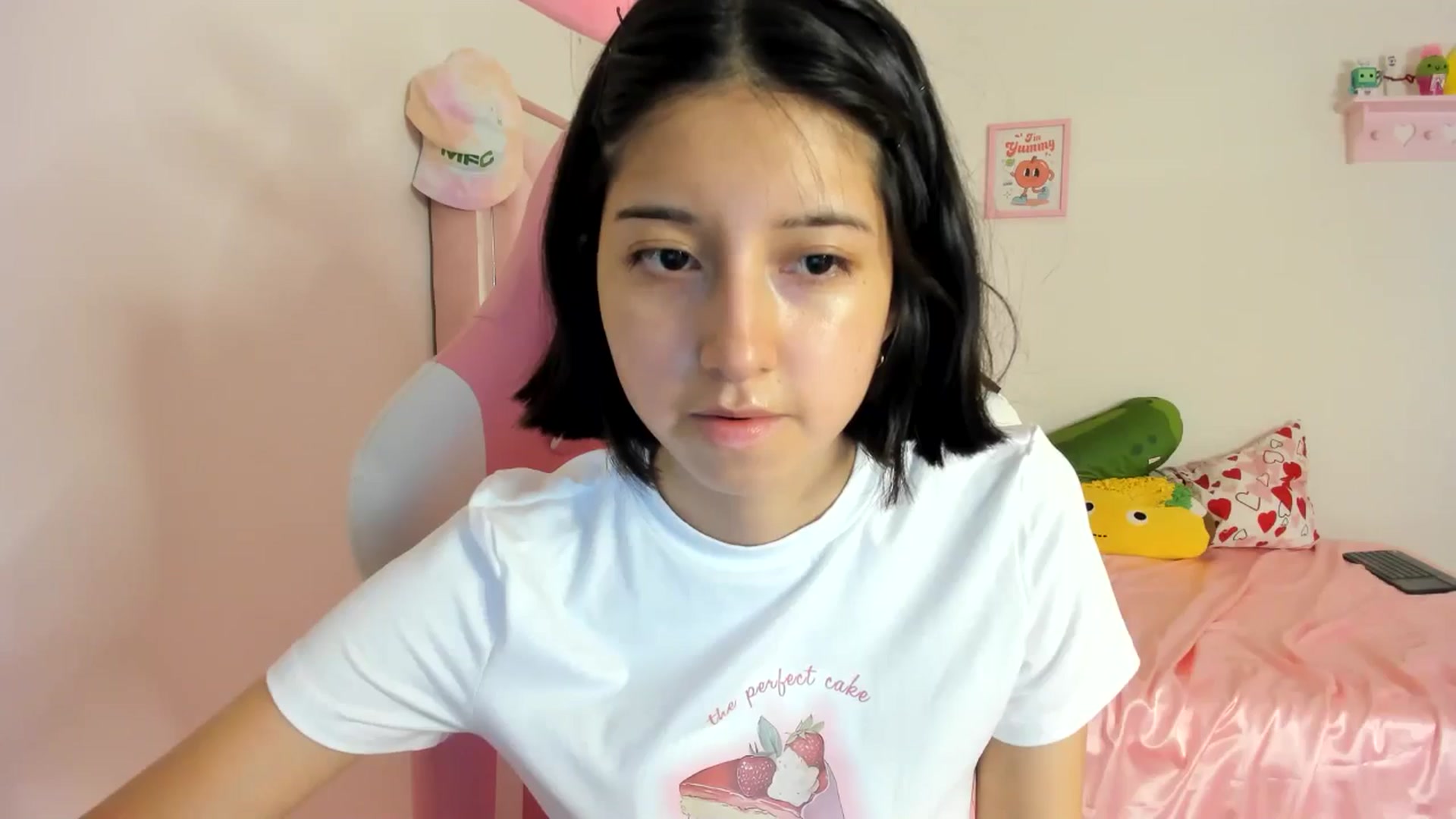 Gallery image thumbnail from Cherrycute666's myfreecams stream on, 06/10/2024, 02:19 image 10 of 20